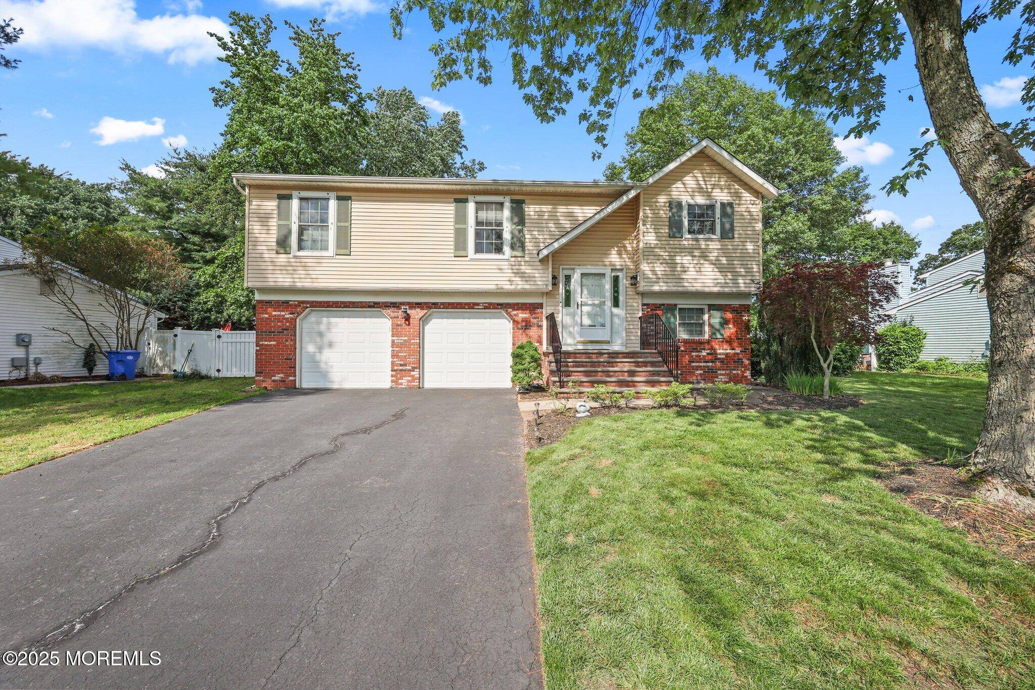 Howell, NJ 07731,104 Starlight Road