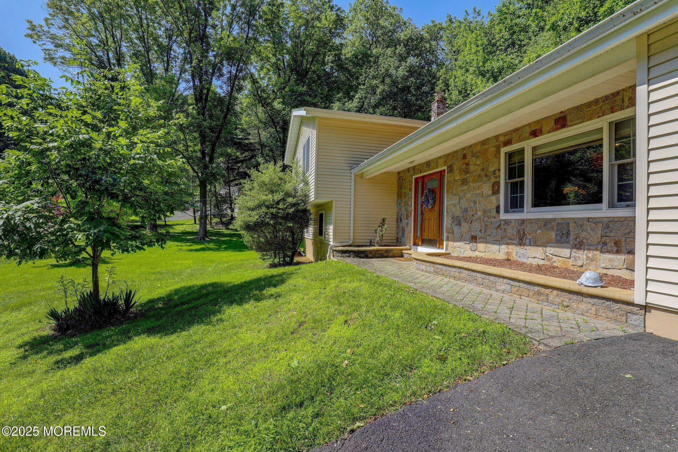 Holmdel, NJ 07733,3 Galewood Drive