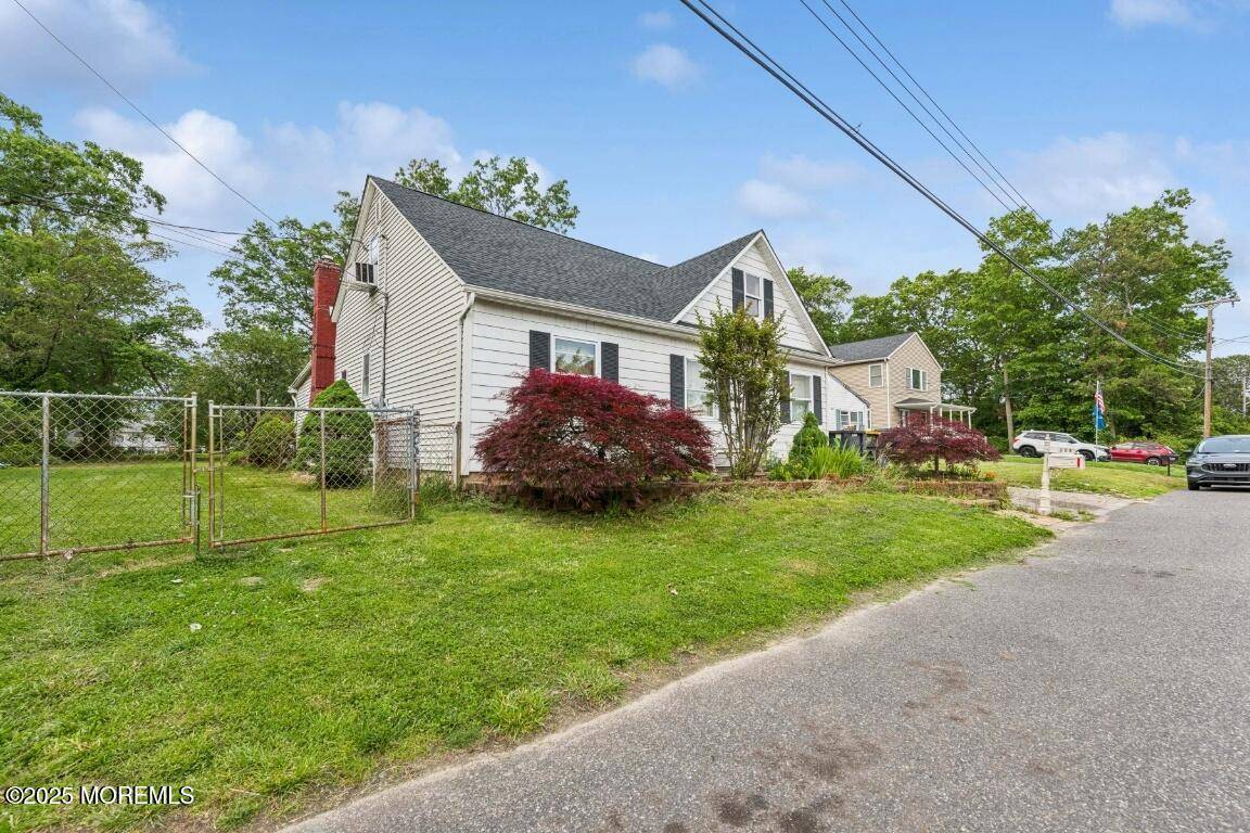 Howell, NJ 07731,110 W 4th Street