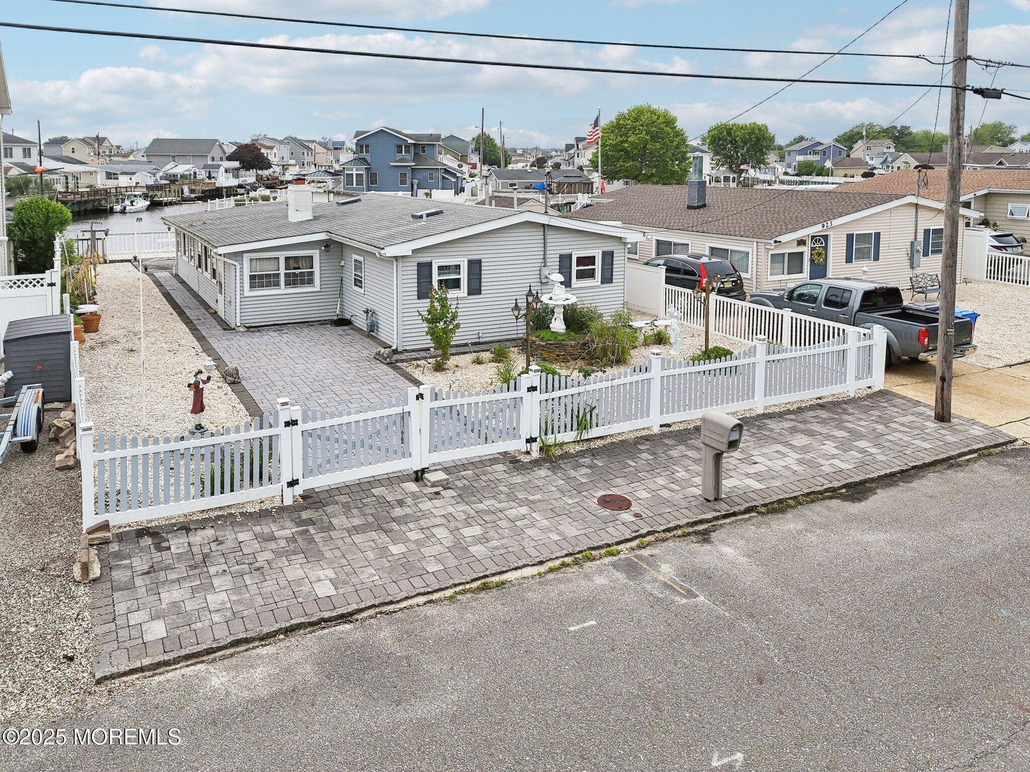 Manahawkin, NJ 08050,927 Beach Haven West Boulevard