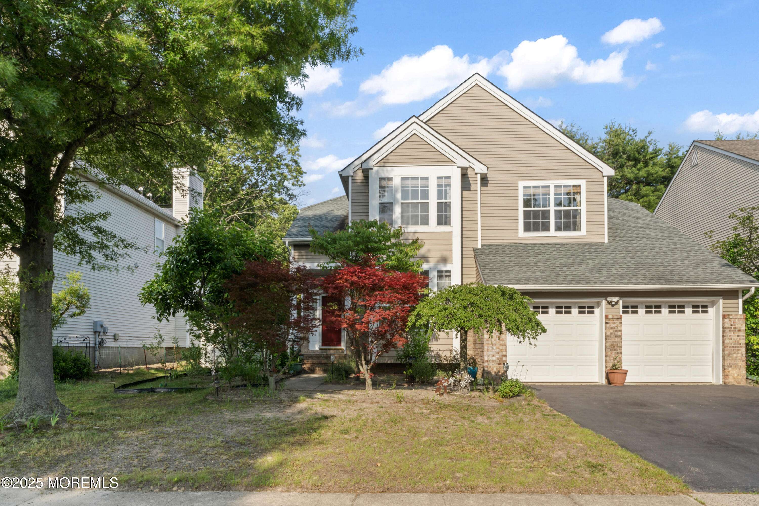 Holmdel, NJ 07733,5 Mulberry Lane