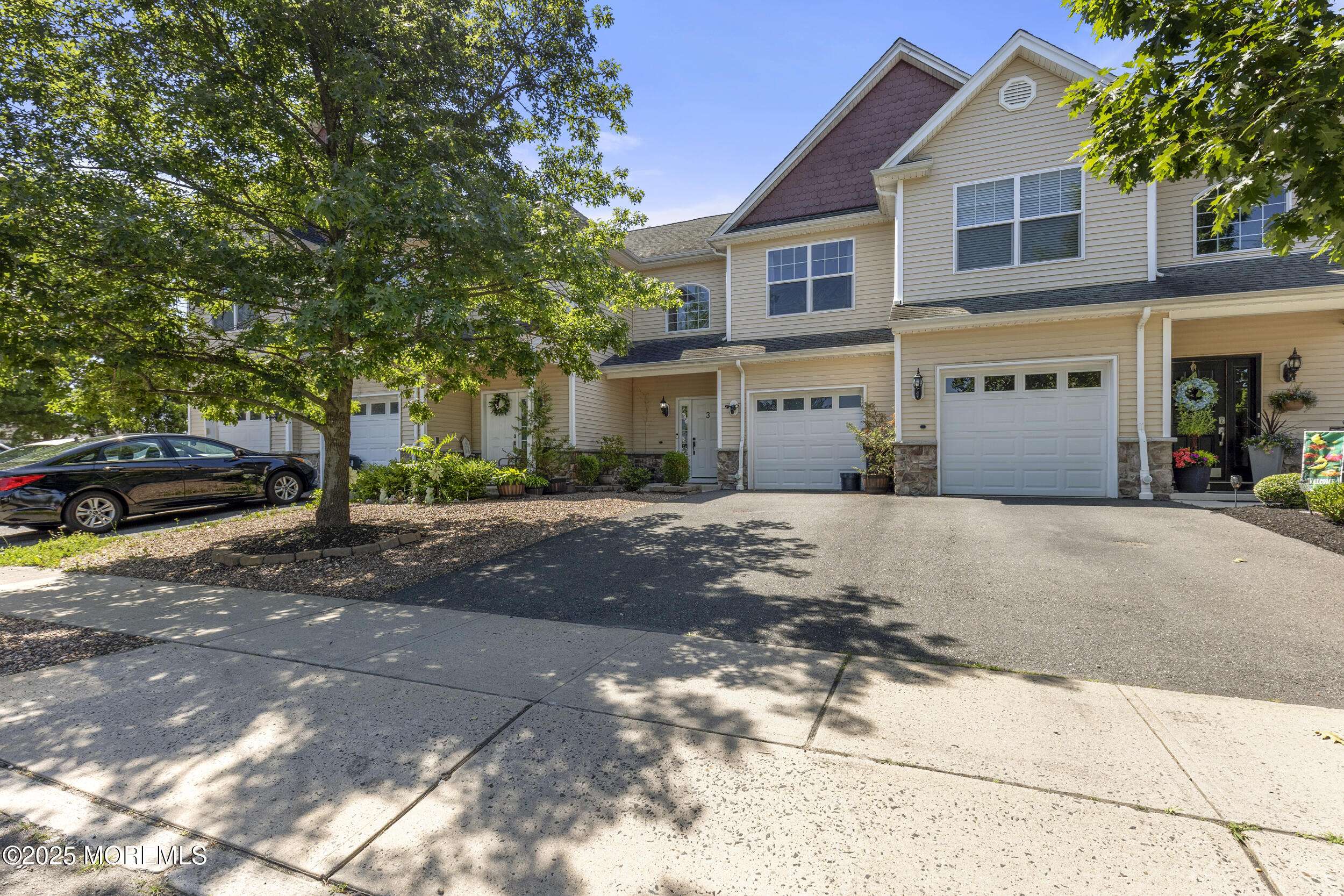 Lakehurst, NJ 08733,100 Pine Street #3
