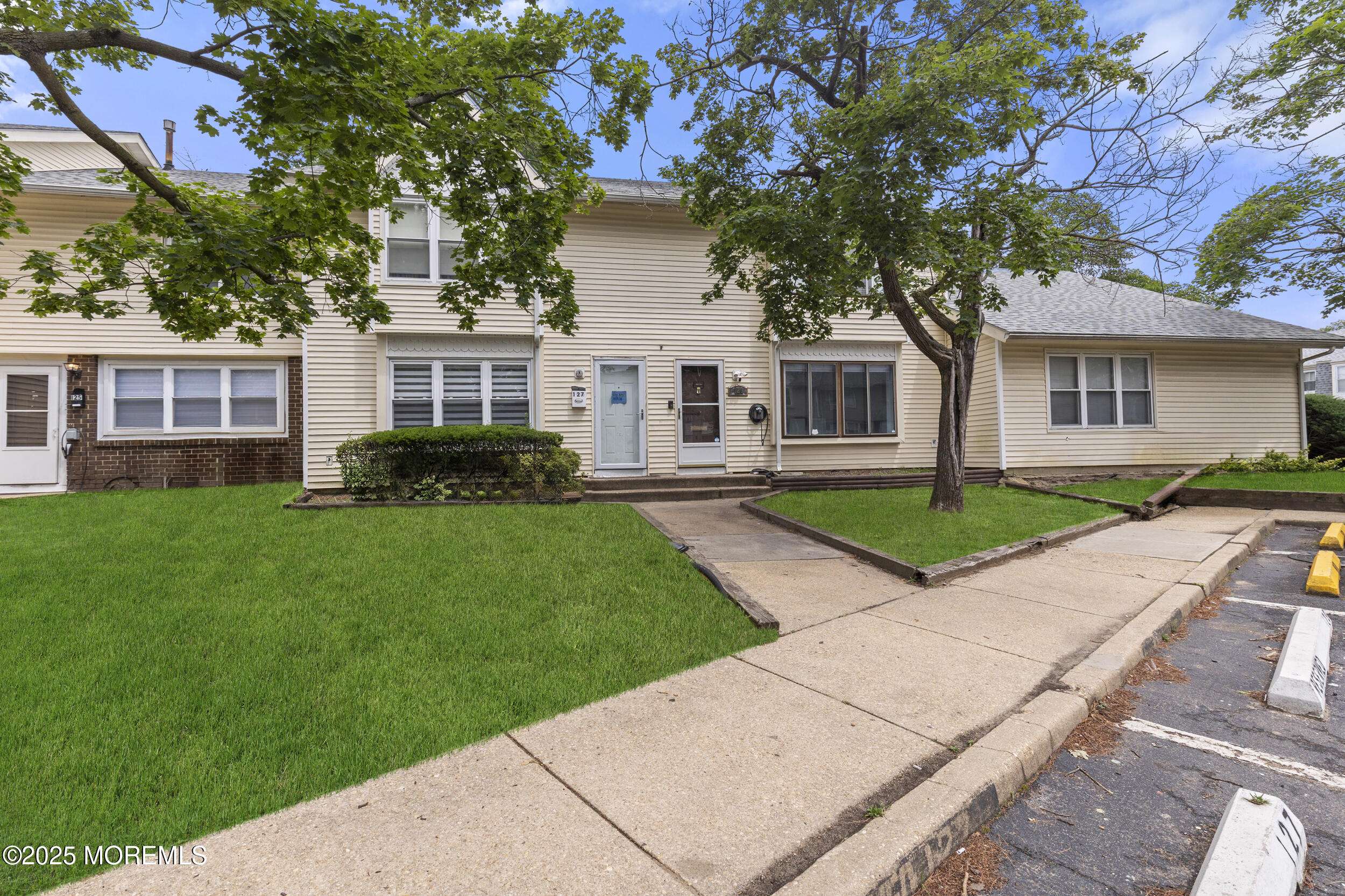 Lakewood, NJ 08701,129 Tudor Court