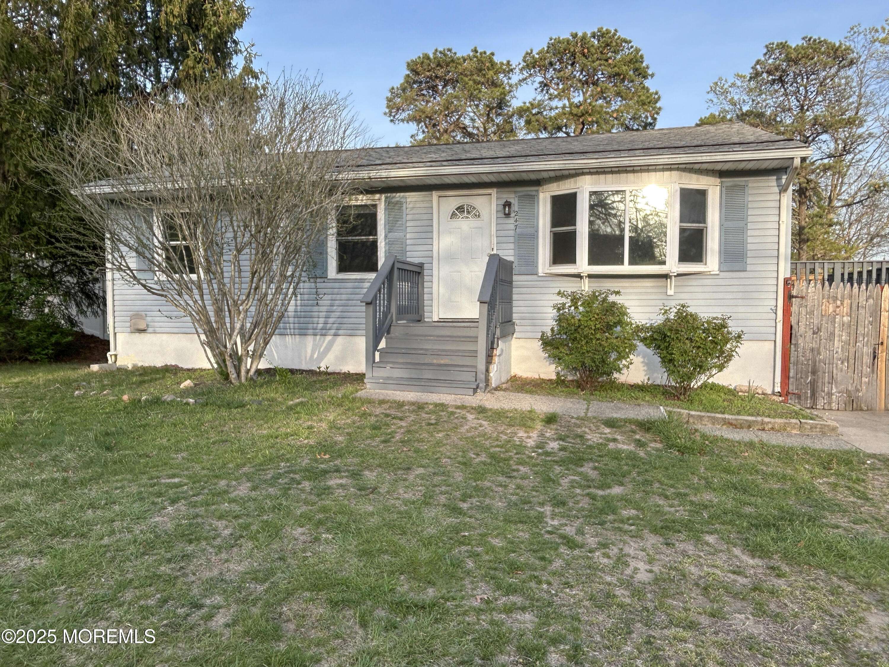 Manahawkin, NJ 08050,247 Tackle Avenue