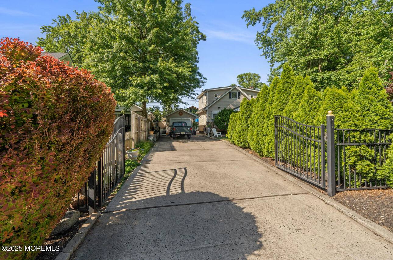 West Allenhurst, NJ 07711,517 Laurel Avenue
