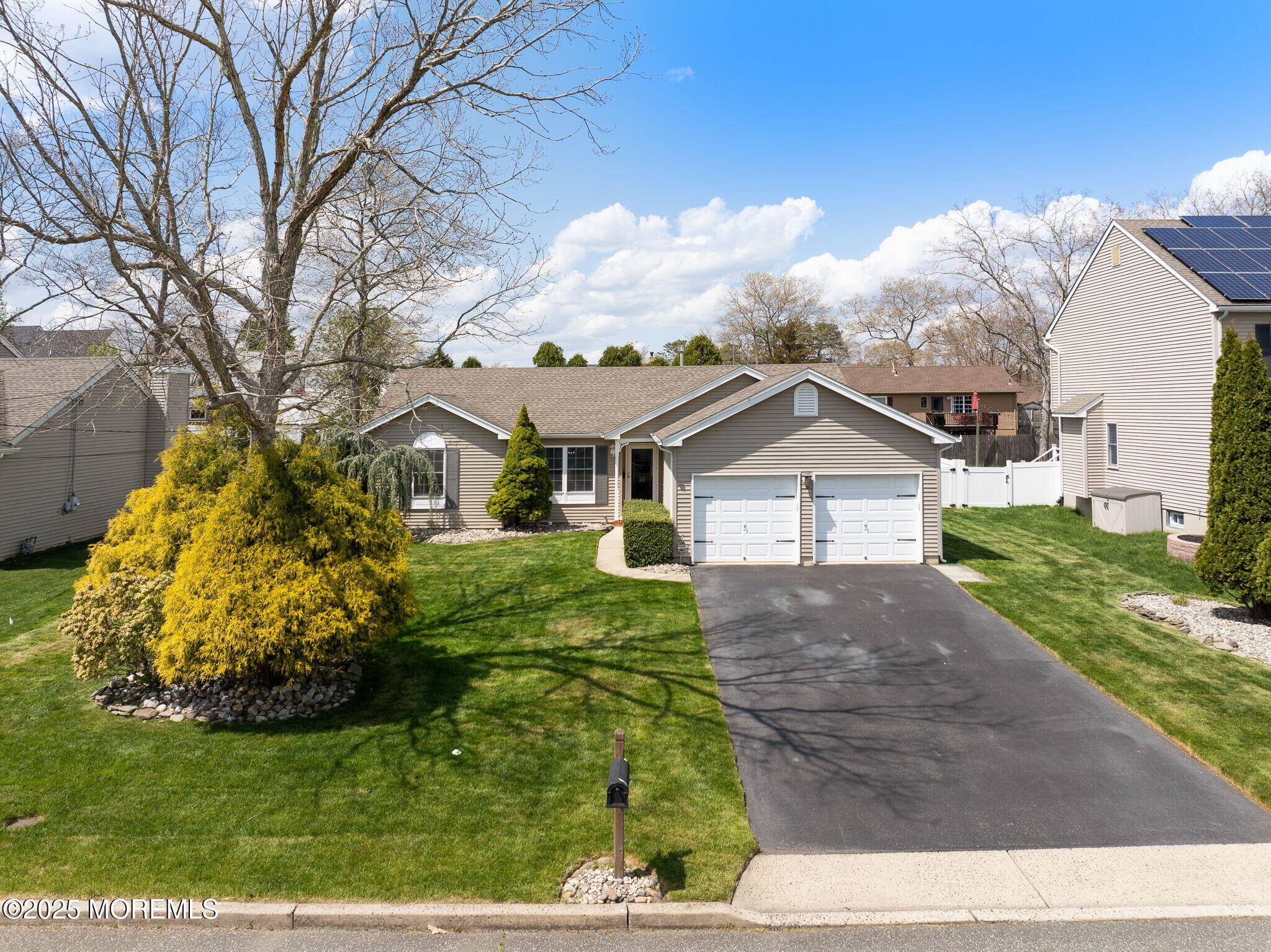 Manahawkin, NJ 08050,148 Mizzen Avenue