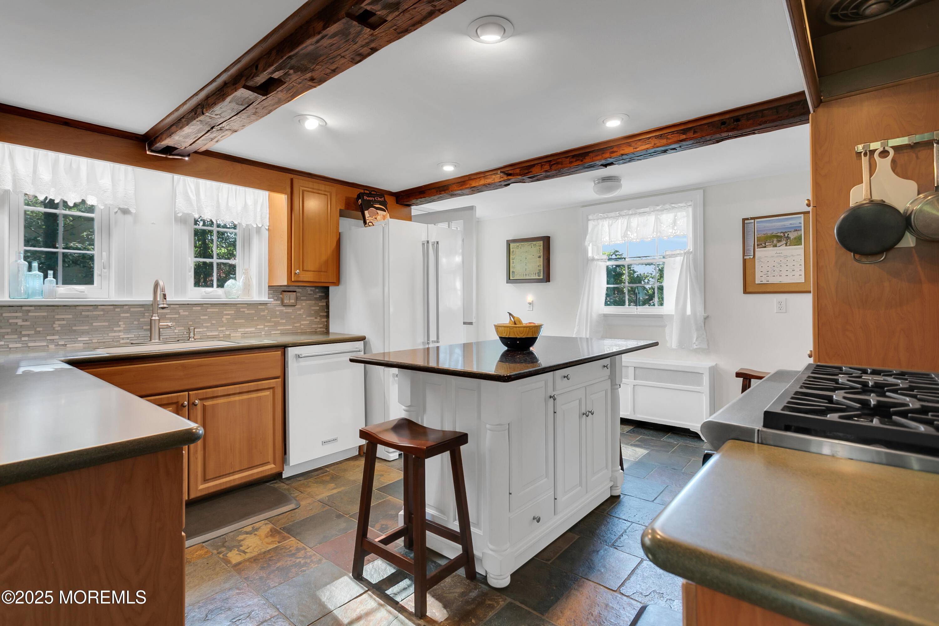 Red Bank, NJ 07701,263 Cooper Road