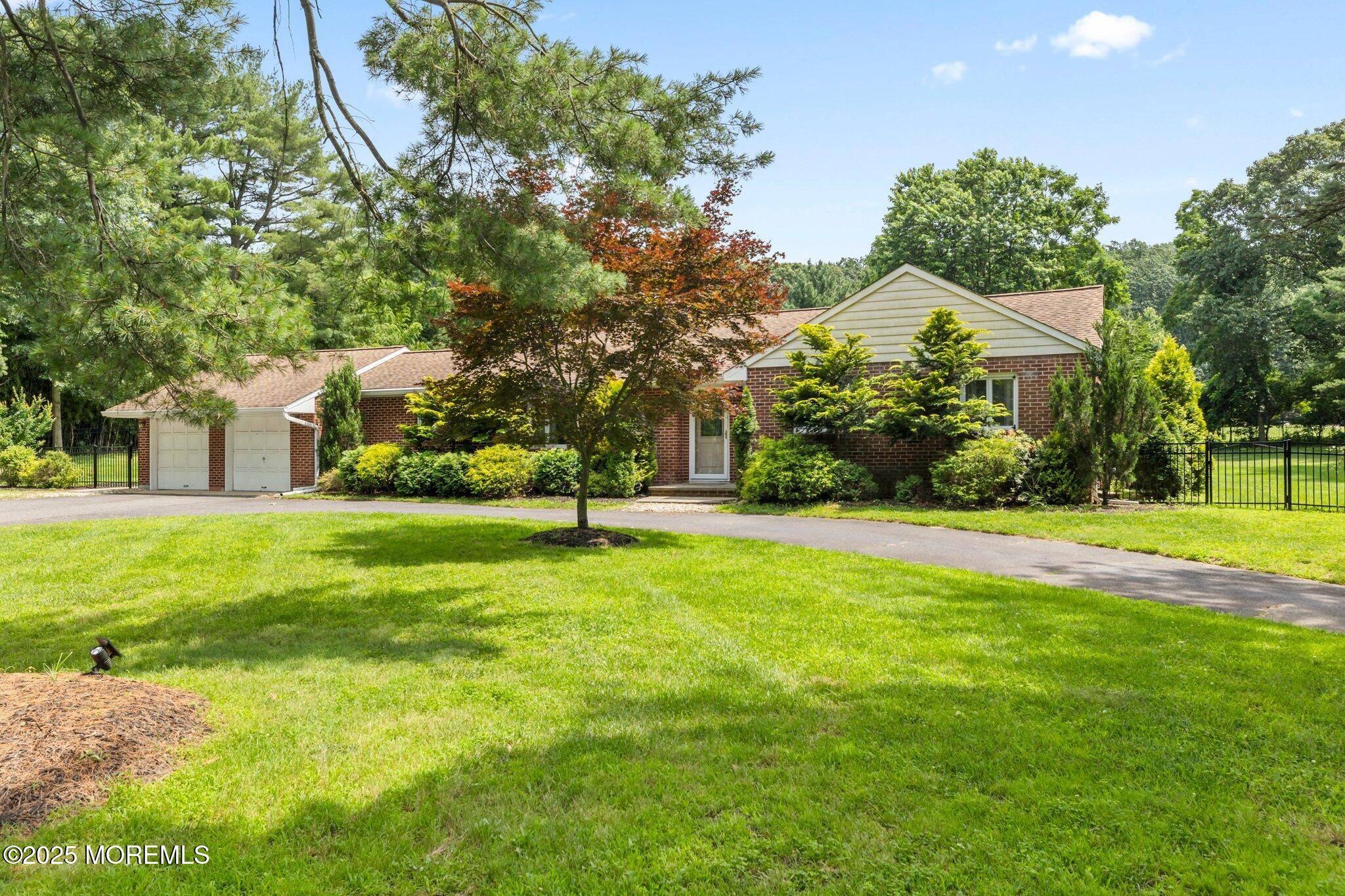 Holmdel, NJ 07733,41 Van Brackle Road