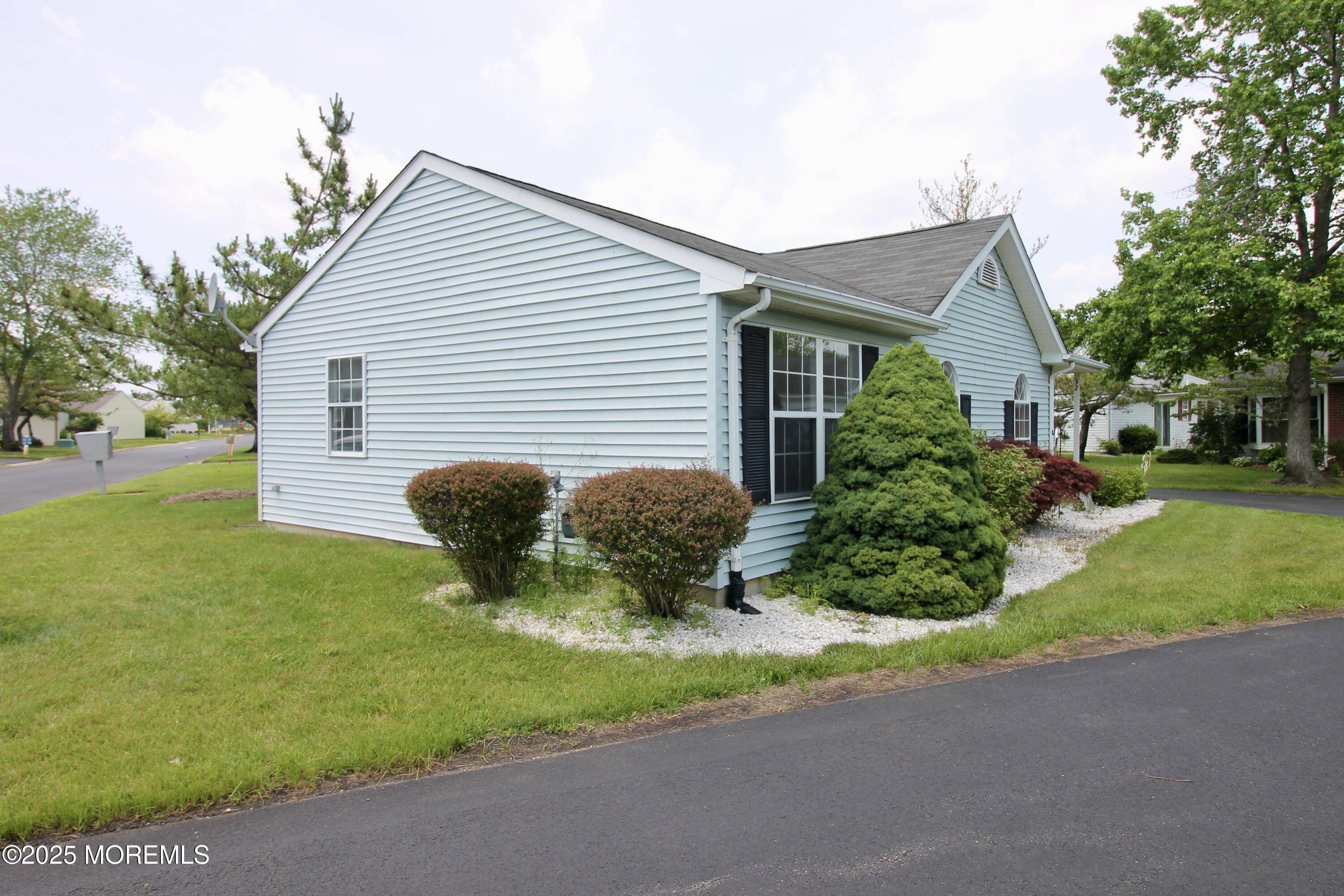 Freehold, NJ 07728,32 Carnaby Close