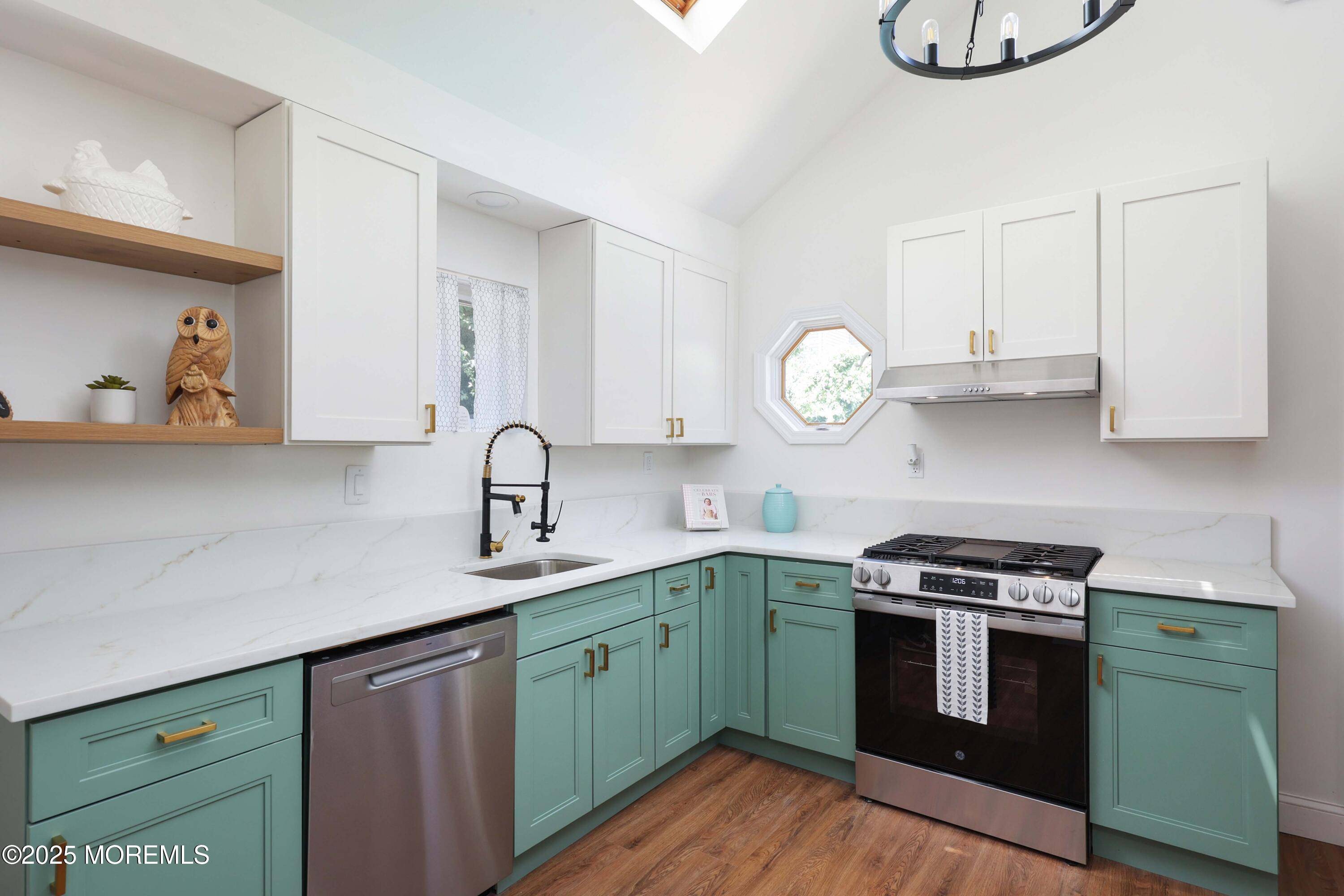 Leonardo, NJ 07737,427 Cedar Avenue