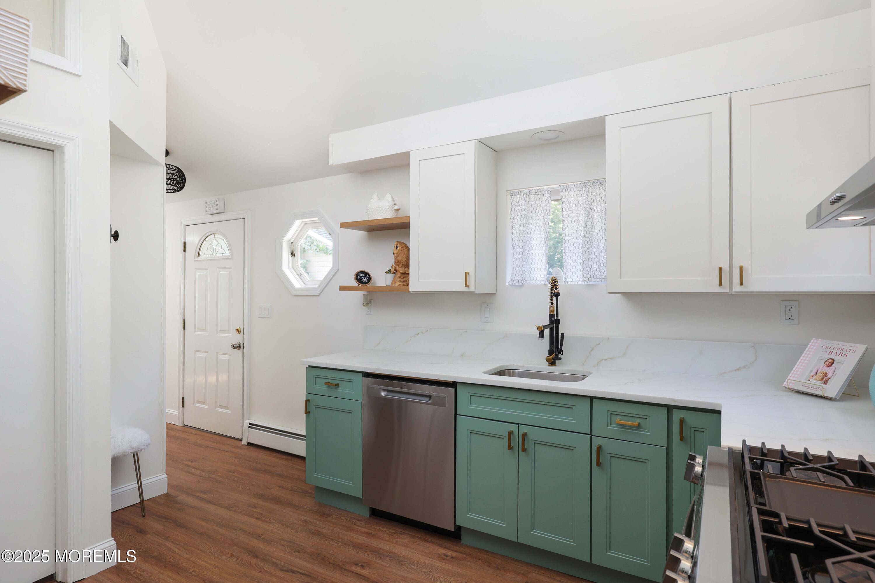 Leonardo, NJ 07737,427 Cedar Avenue