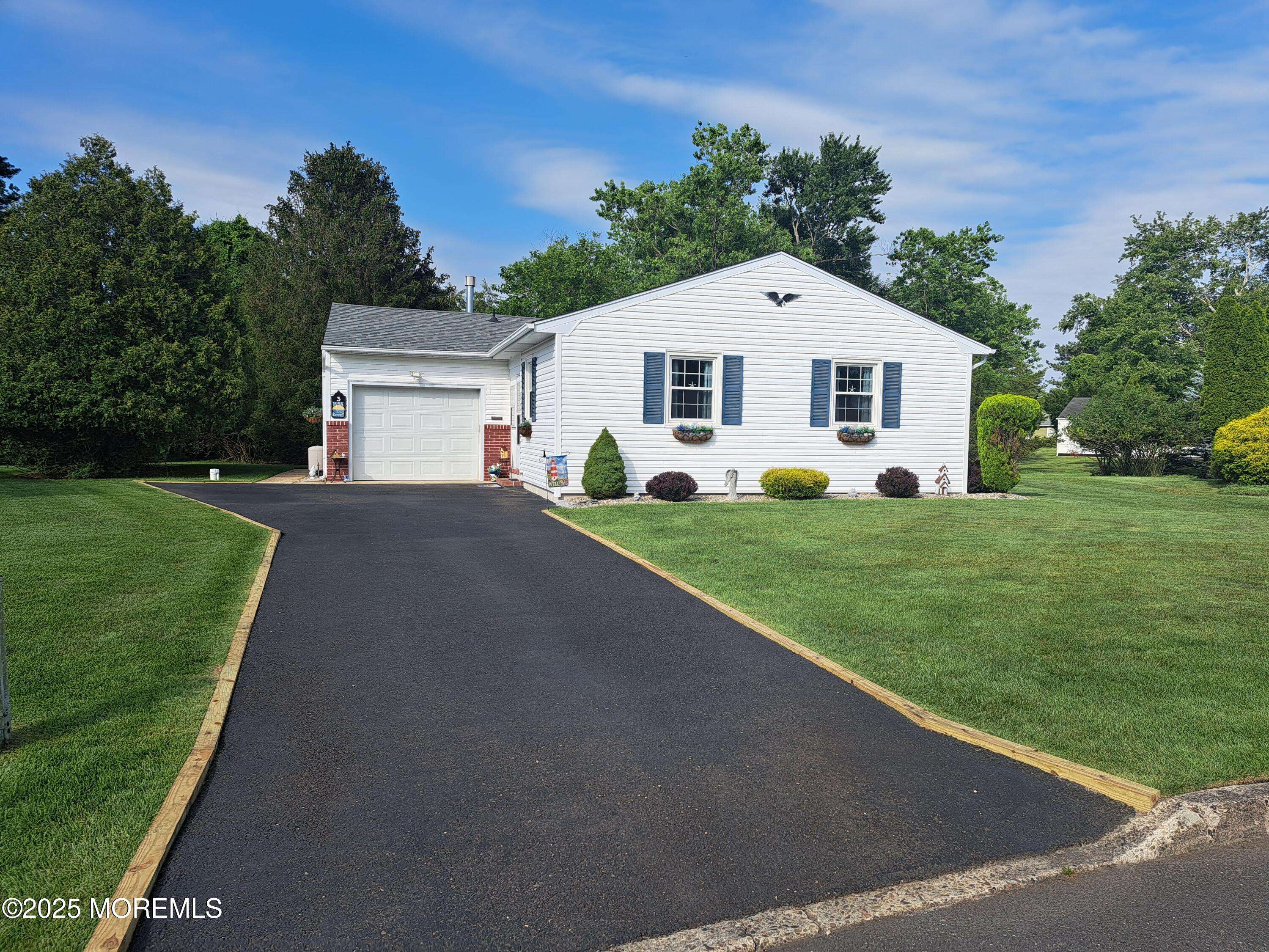Toms River, NJ 08757,3 York Court