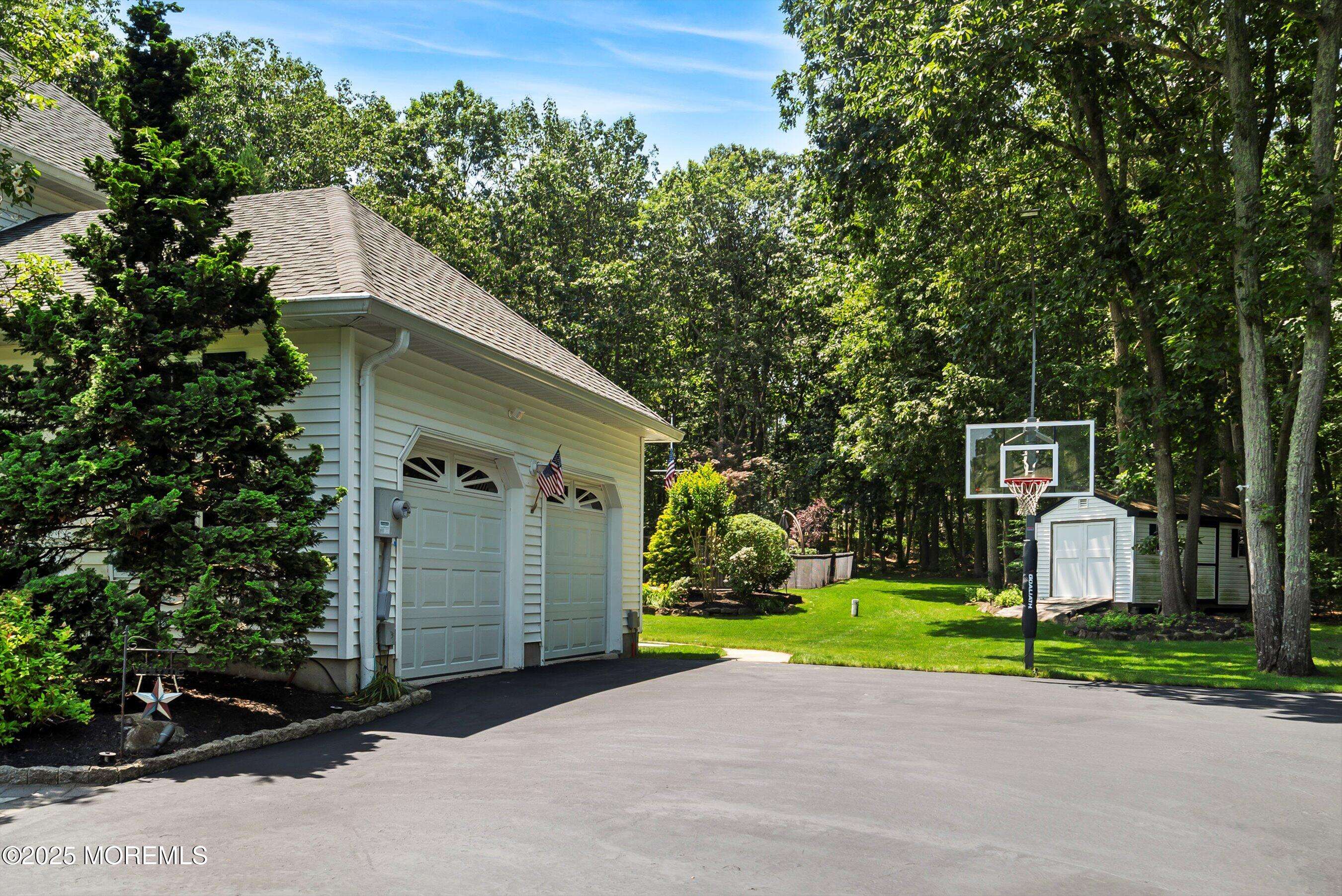 Jackson, NJ 08527,16 Cottonwood Drive