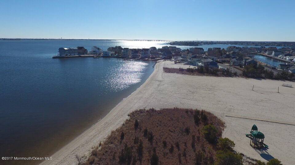 Toms River, NJ 08753,103 Mermaid Road