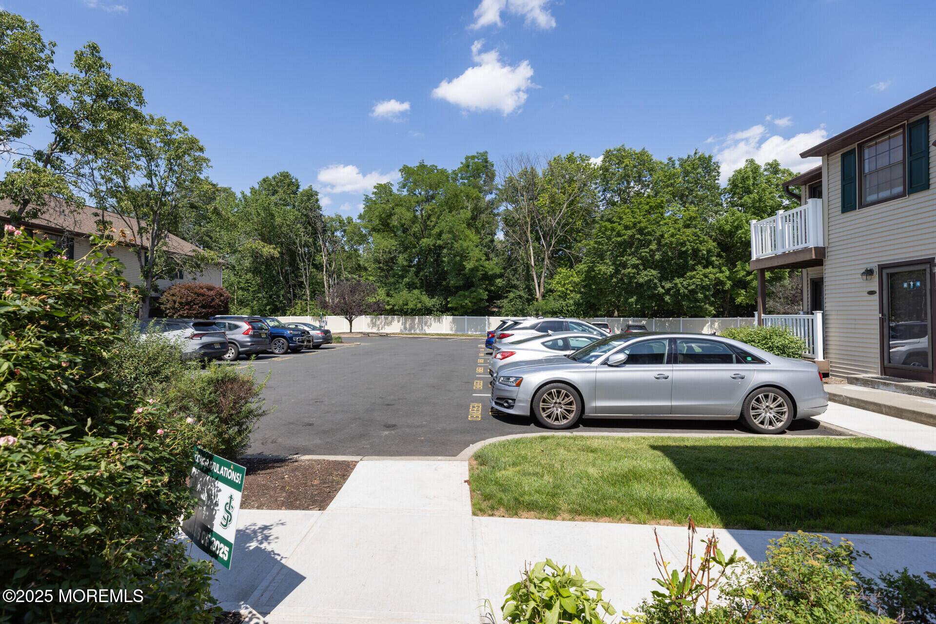 Metuchen, NJ 08840,50 Prospect Street #09