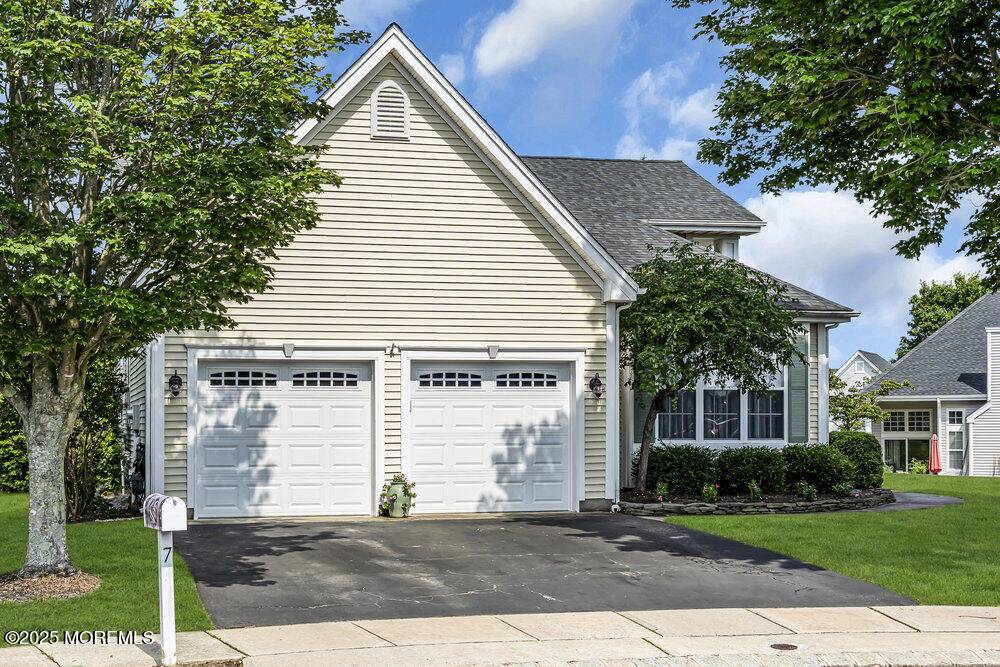 Barnegat, NJ 08005,7 Woodlake Court