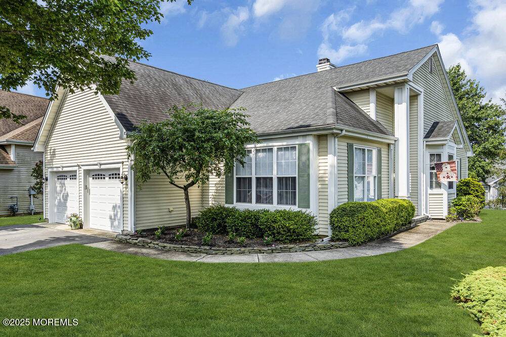 Barnegat, NJ 08005,7 Woodlake Court