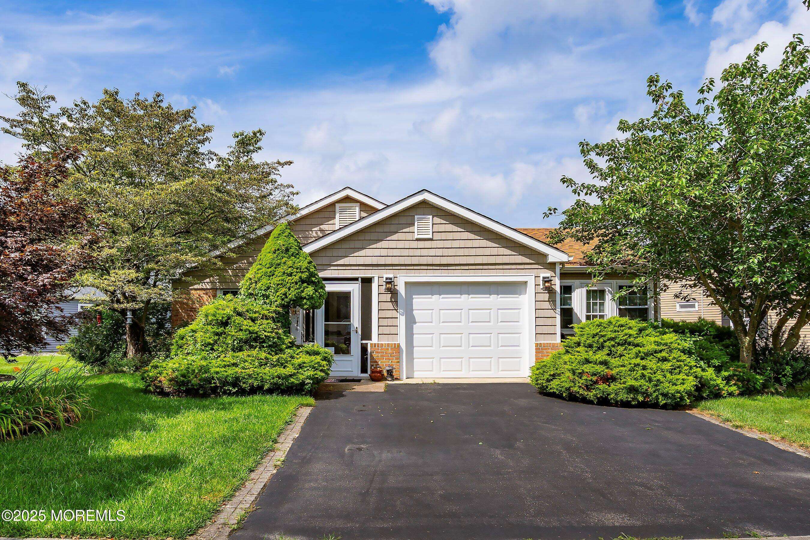 Manchester, NJ 08759,32 Saint Paul Place
