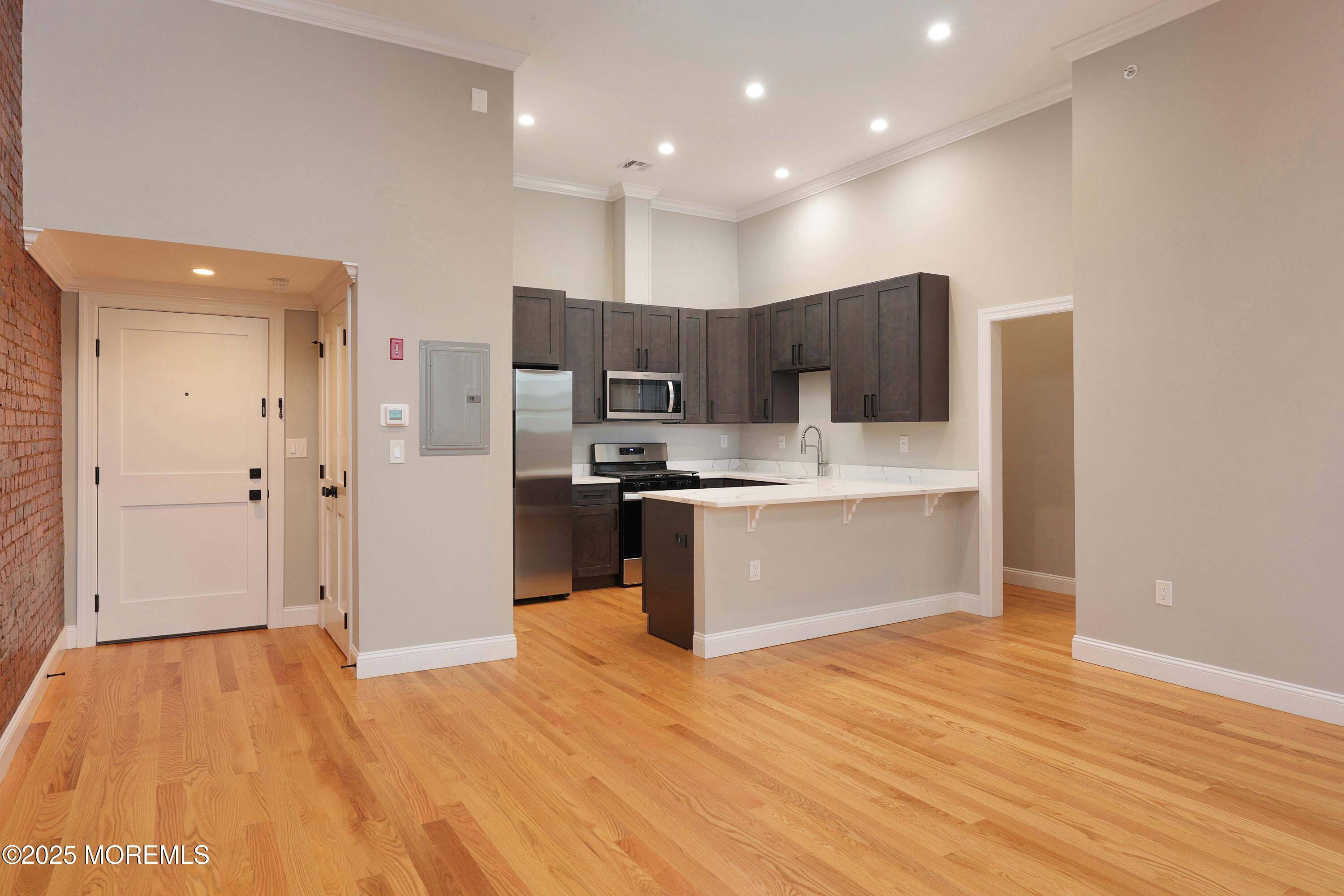 Red Bank, NJ 07701,14 W Front Street #3R