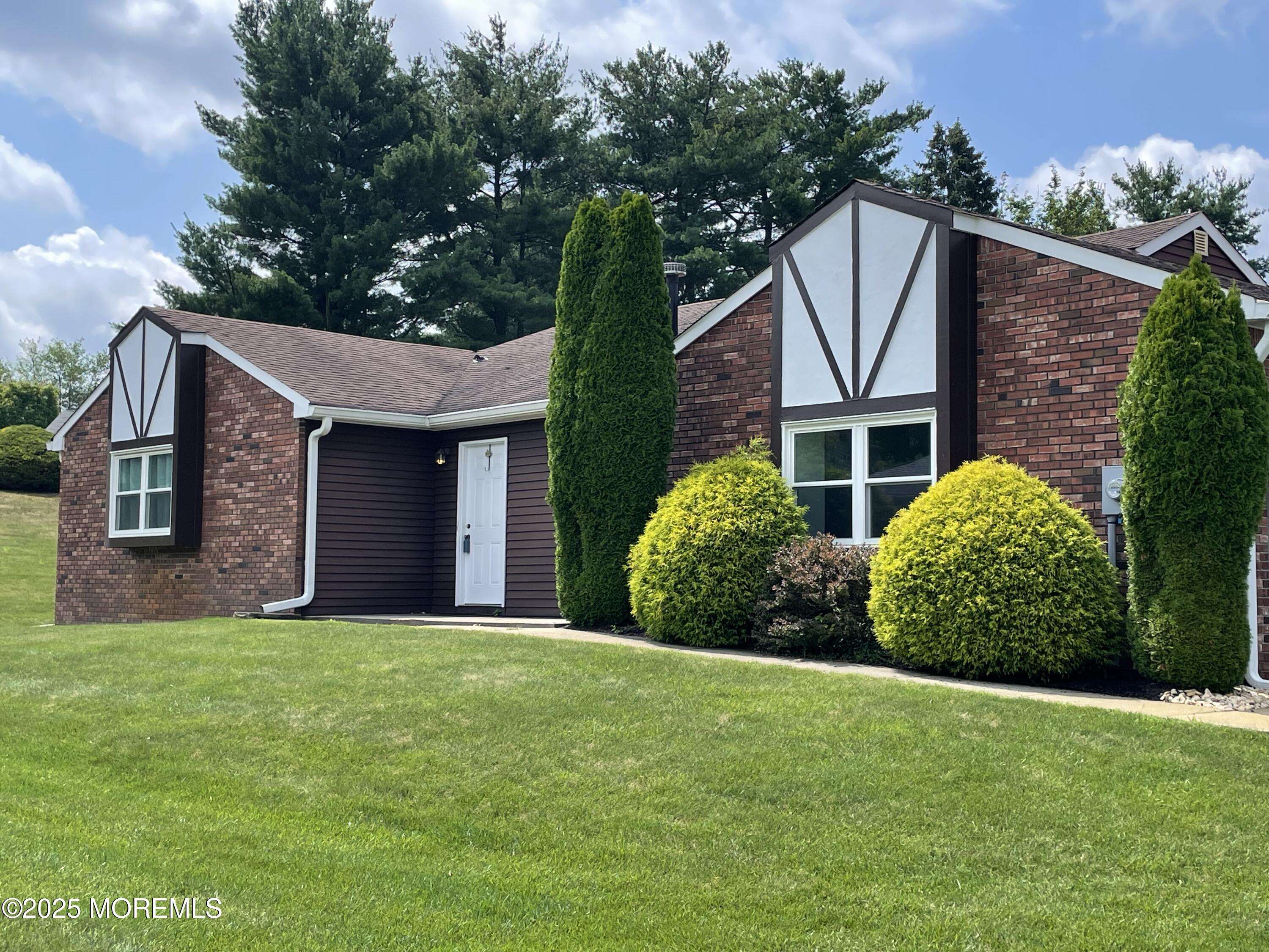 Marlboro, NJ 07746,14 Weston Court