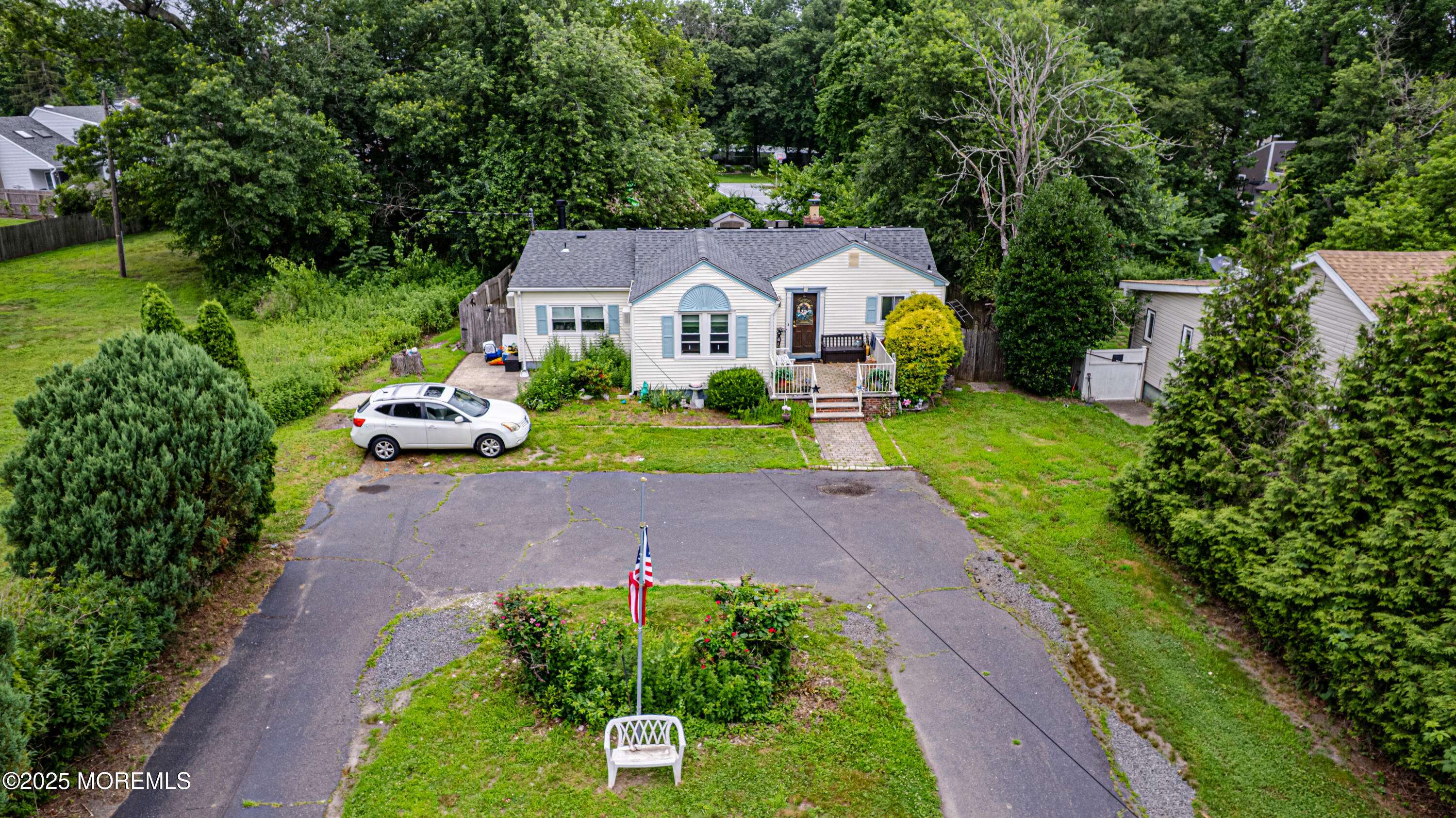 Matawan, NJ 07747,207 Lloyd Road