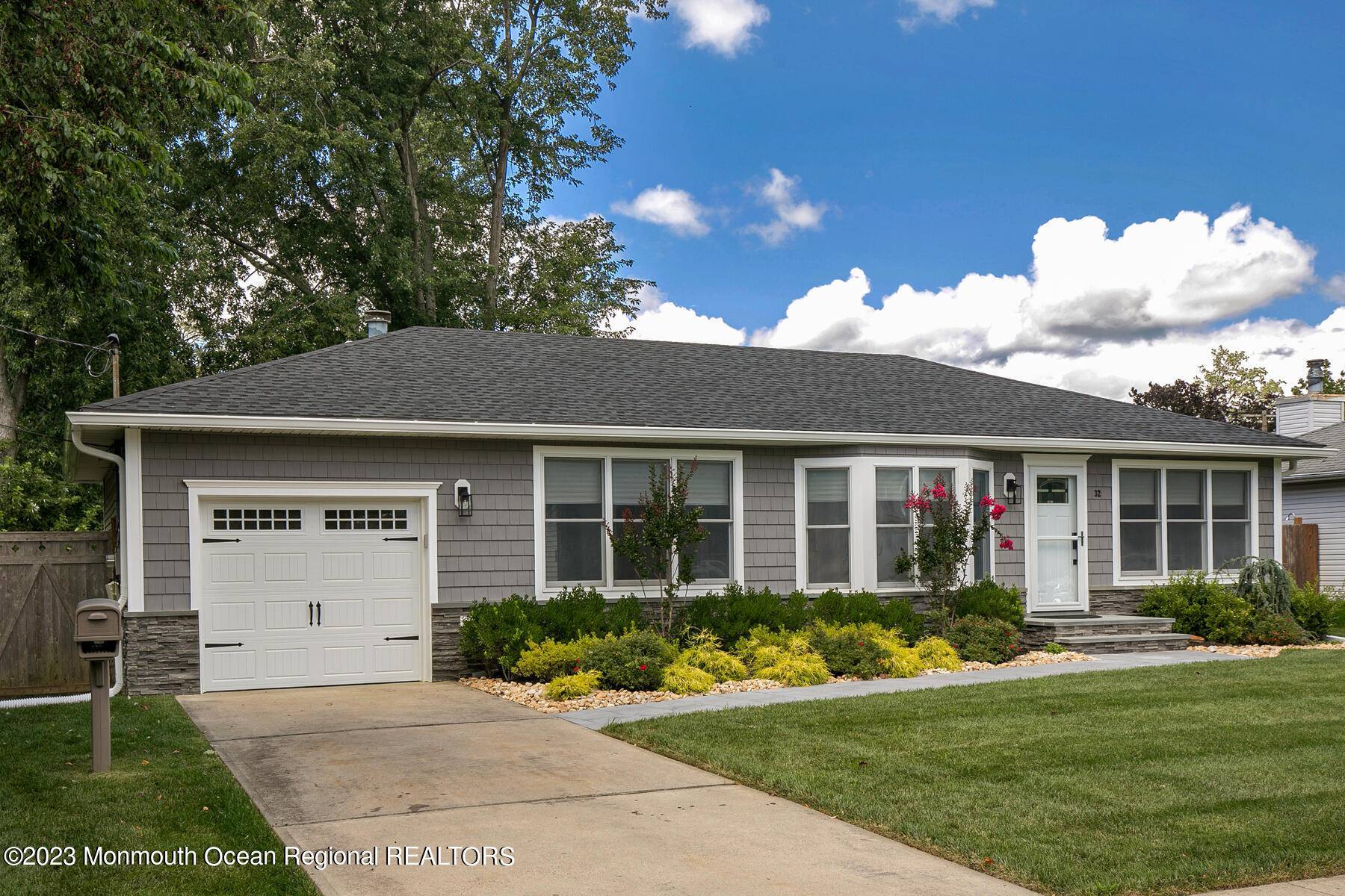 Eatontown, NJ 07724,32 College Avenue
