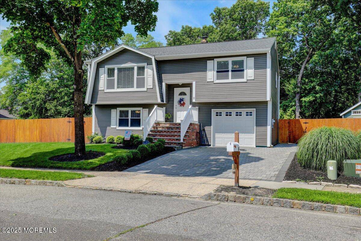 Hazlet, NJ 07730,9 Minuteman Road