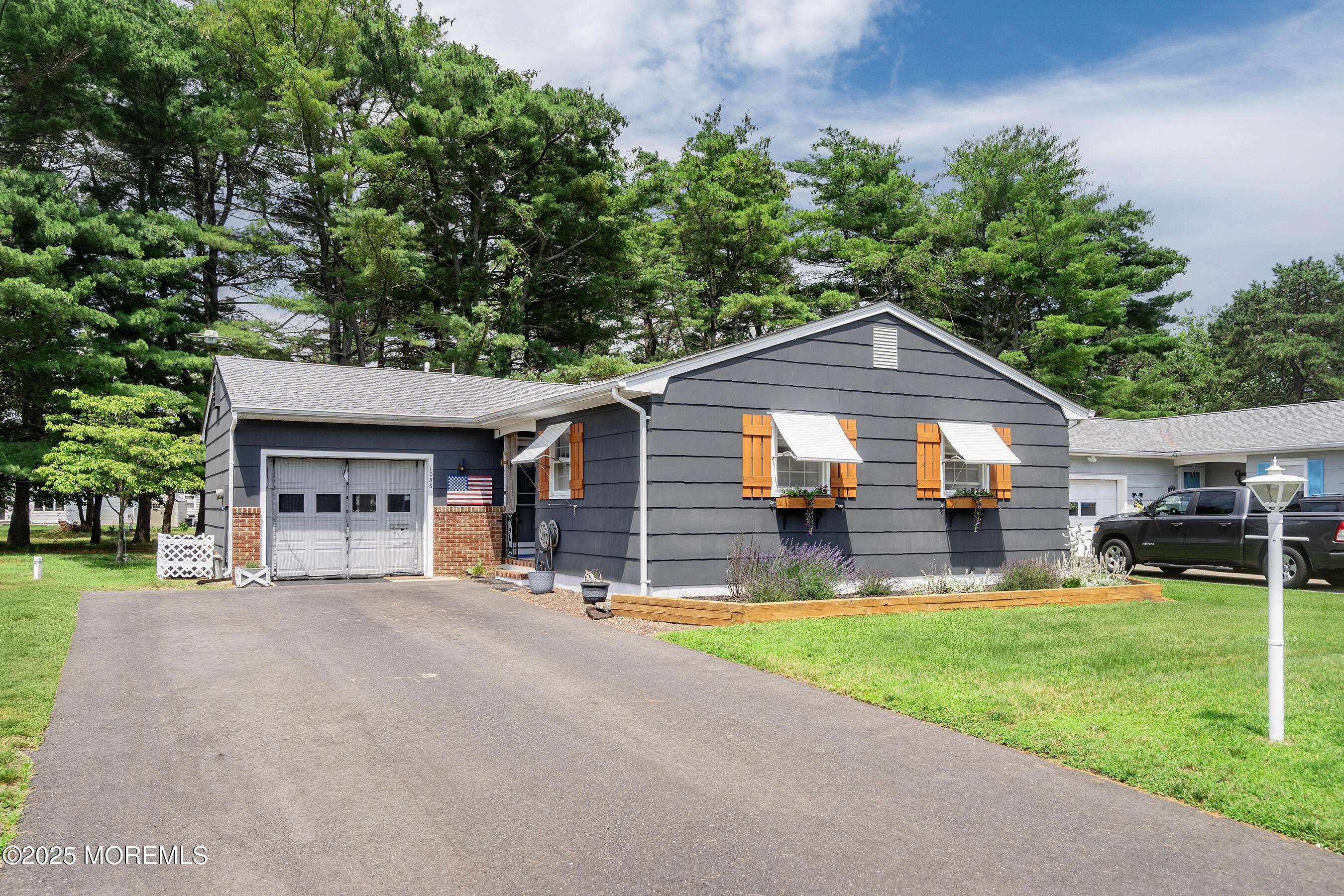 Toms River, NJ 08757,1086 Edgebrook Drive S