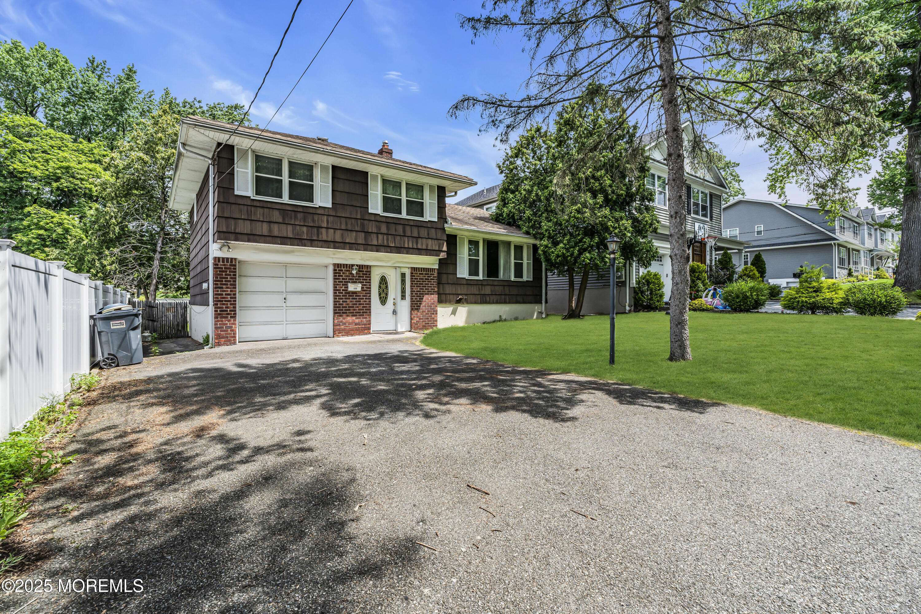Bergenfield, NJ 07621,103 Hallberg Avenue