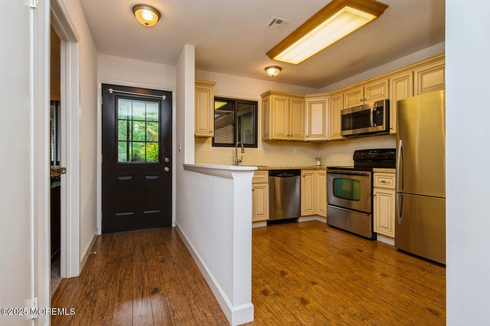 Red Bank, NJ 07701,24 Ellsworth Court