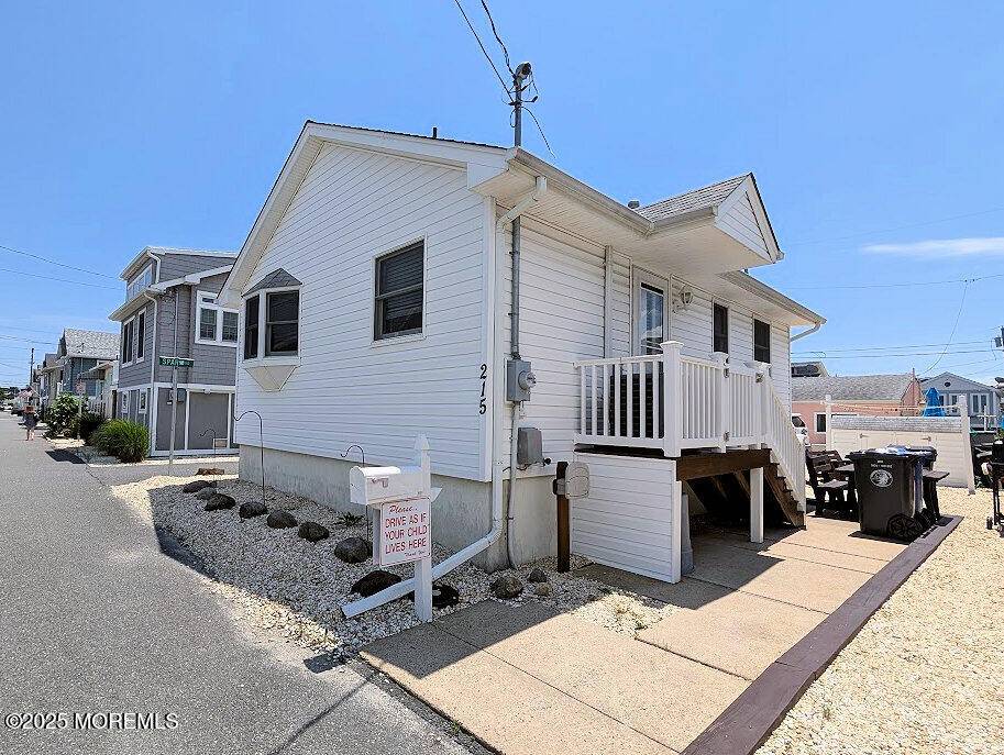 Lavallette, NJ 08735,215 Harbor Drive