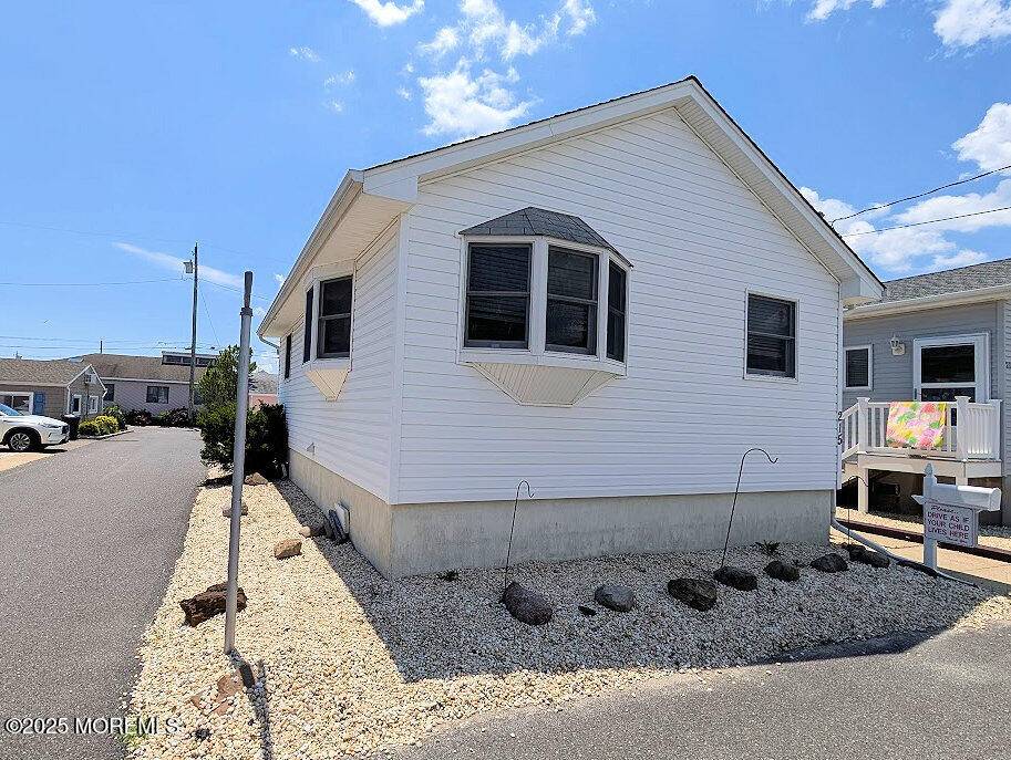 Lavallette, NJ 08735,215 Harbor Drive