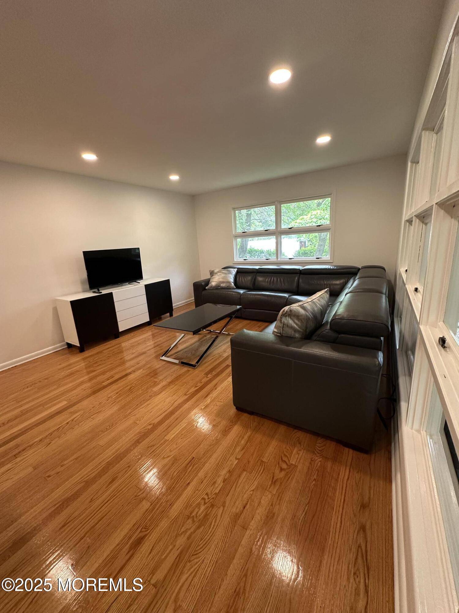 Oakhurst, NJ 07755,172 Larchwood Avenue