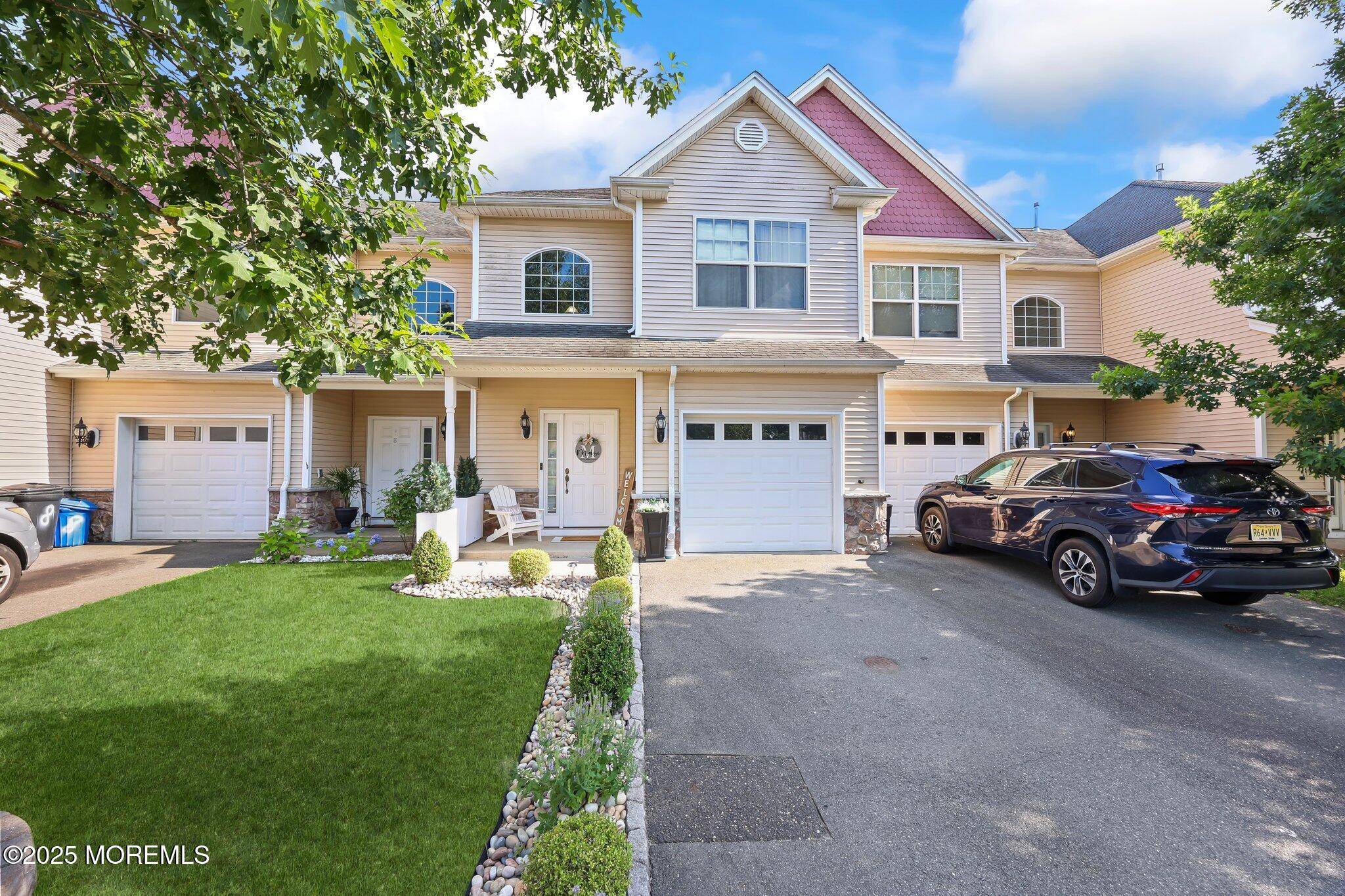 Lakehurst, NJ 08733,100 Pine Street #9