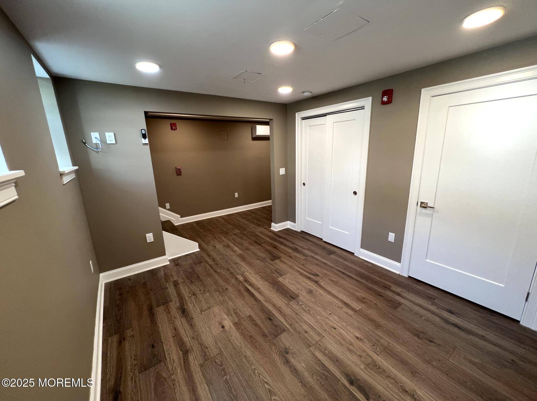 Red Bank, NJ 07701,182192 Broad Street #1