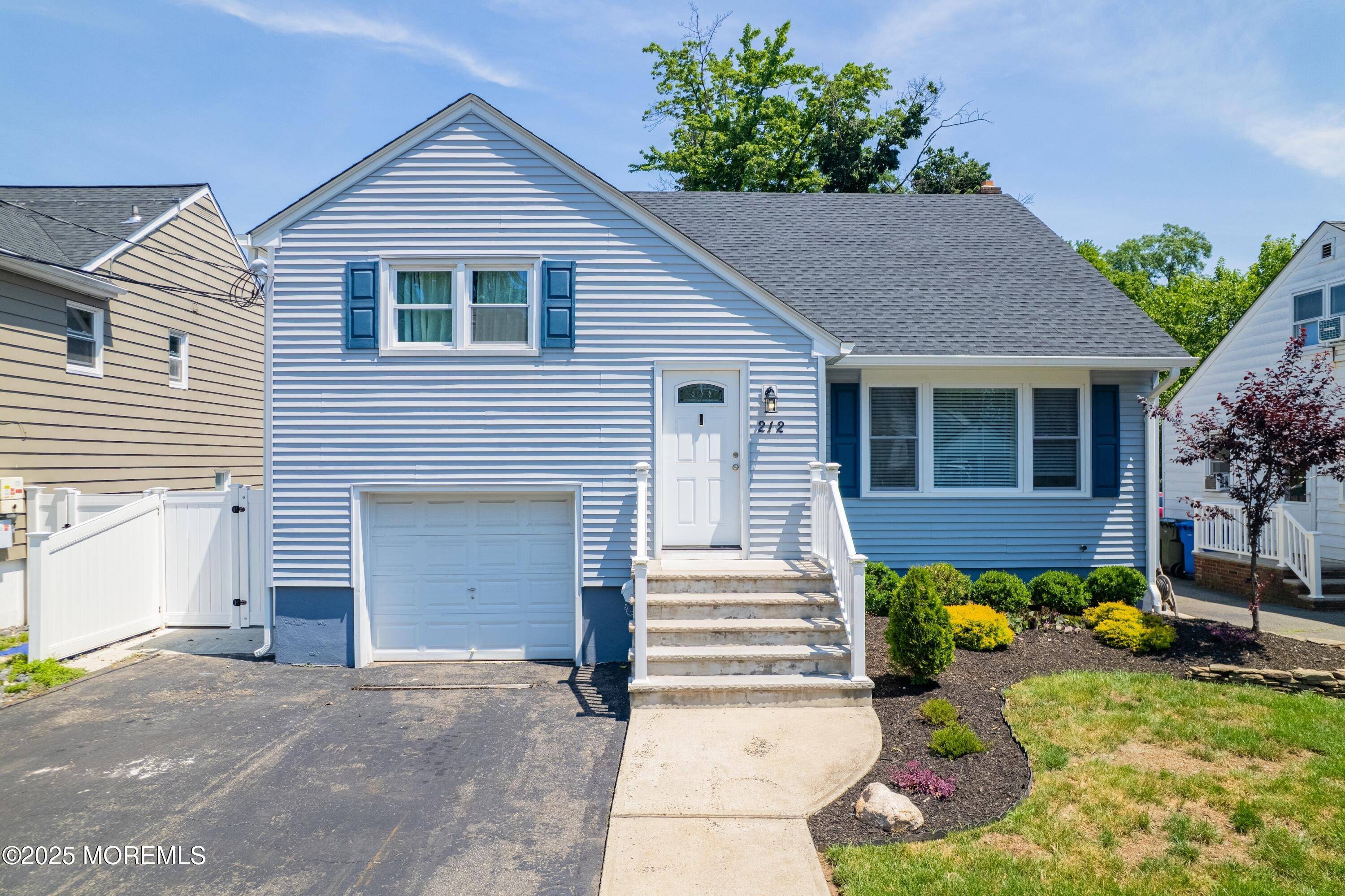 Woodbridge, NJ 07095,212 Freeman Street