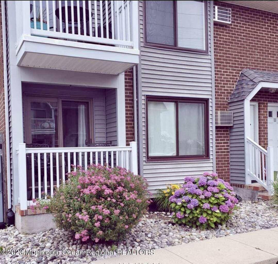 Sea Bright, NJ 07760,1382 Ocean Avenue #A9