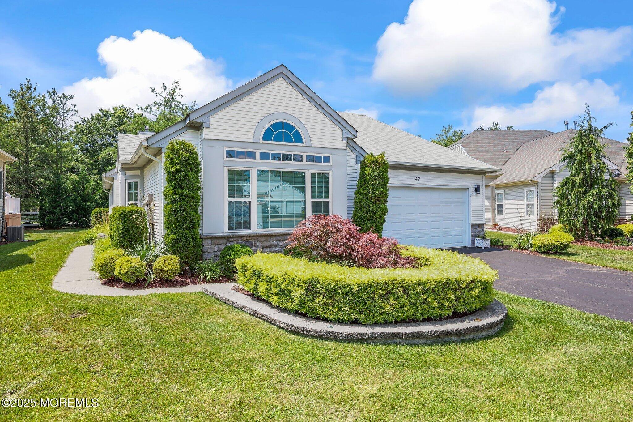 Manalapan, NJ 07726,47 Gainsborough Court