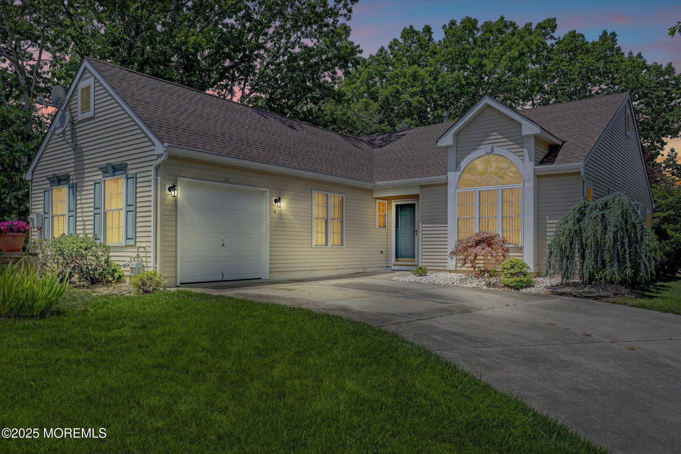 Jackson, NJ 08527,6 Thatcher Court