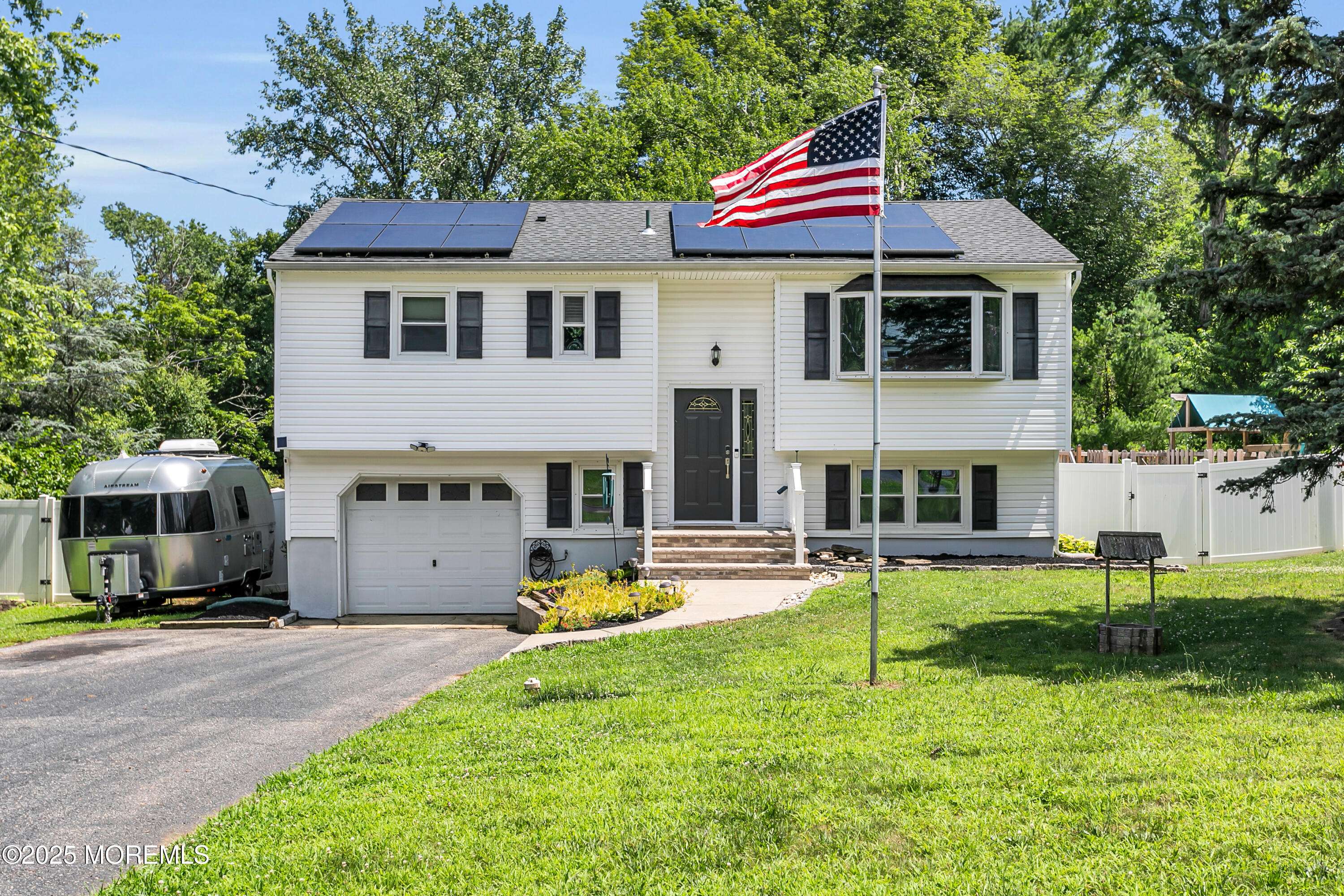 Atlantic Highlands, NJ 07716,180 Grand Avenue