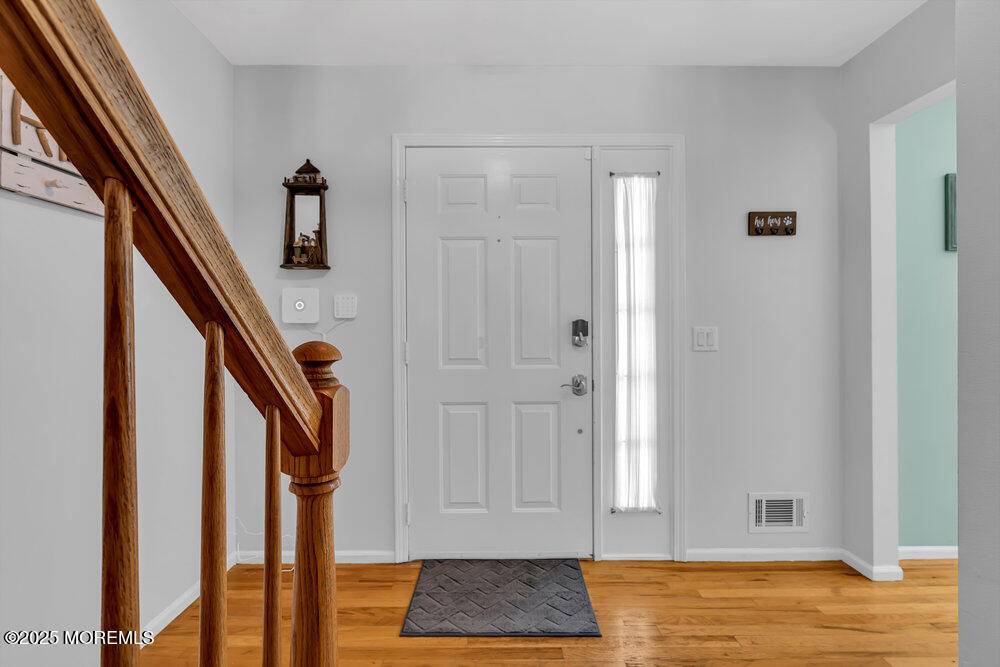 Eatontown, NJ 07724,11 Applebey Street