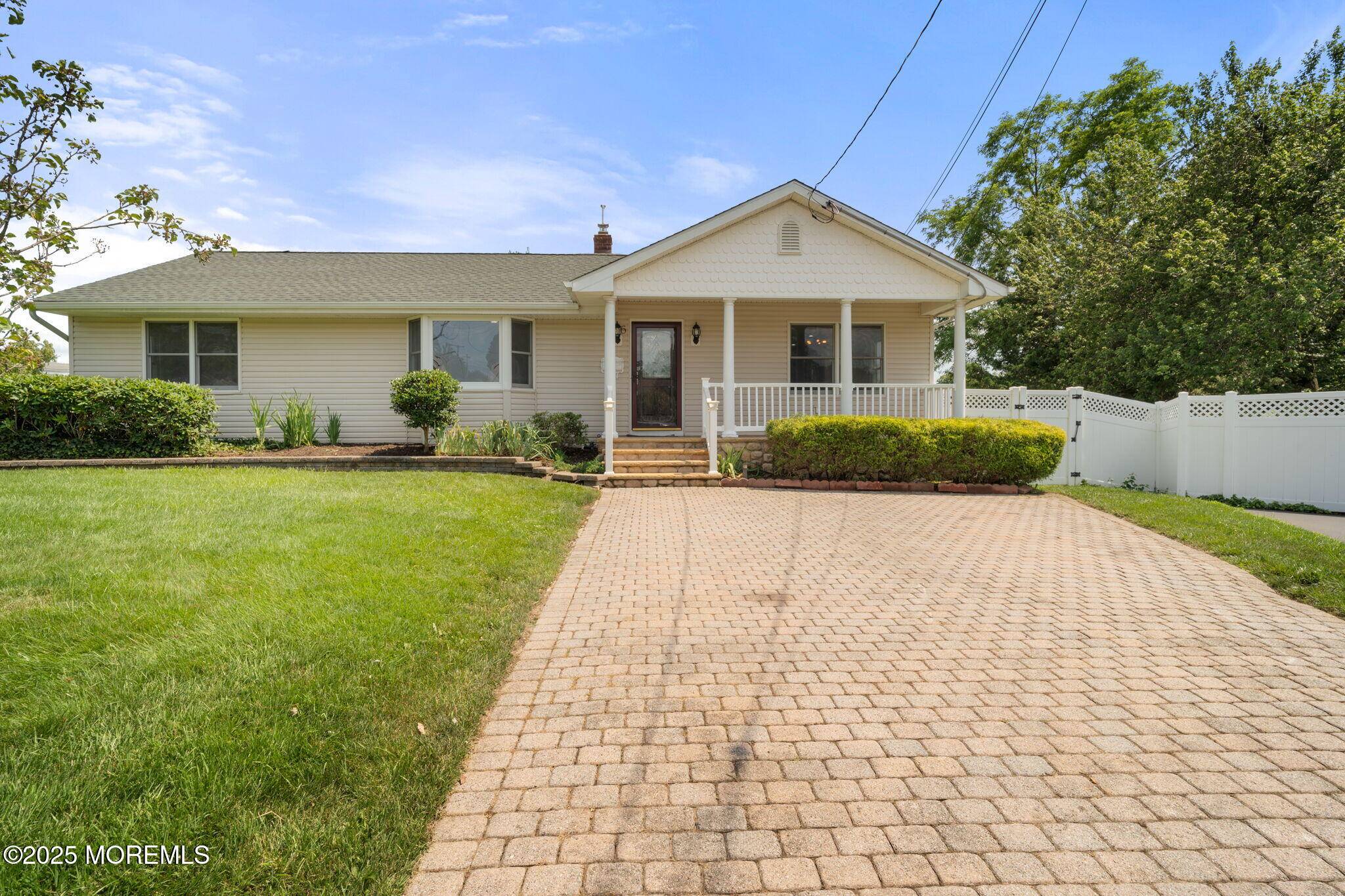 Red Bank, NJ 07701,6 Frances Court