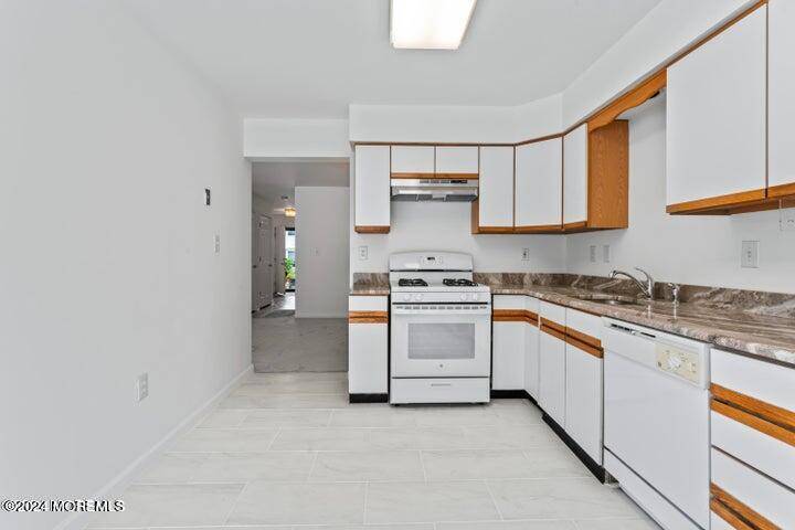 Holmdel, NJ 07733,39 Fox Meadow Lane #241