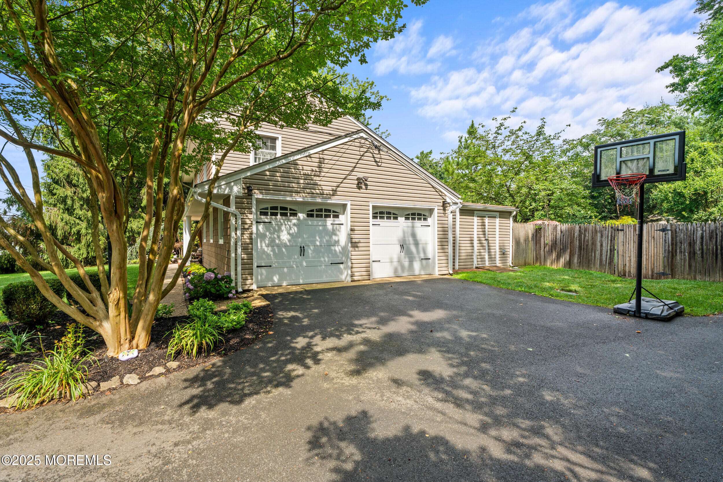 Lincroft, NJ 07738,7 Turnberry Drive