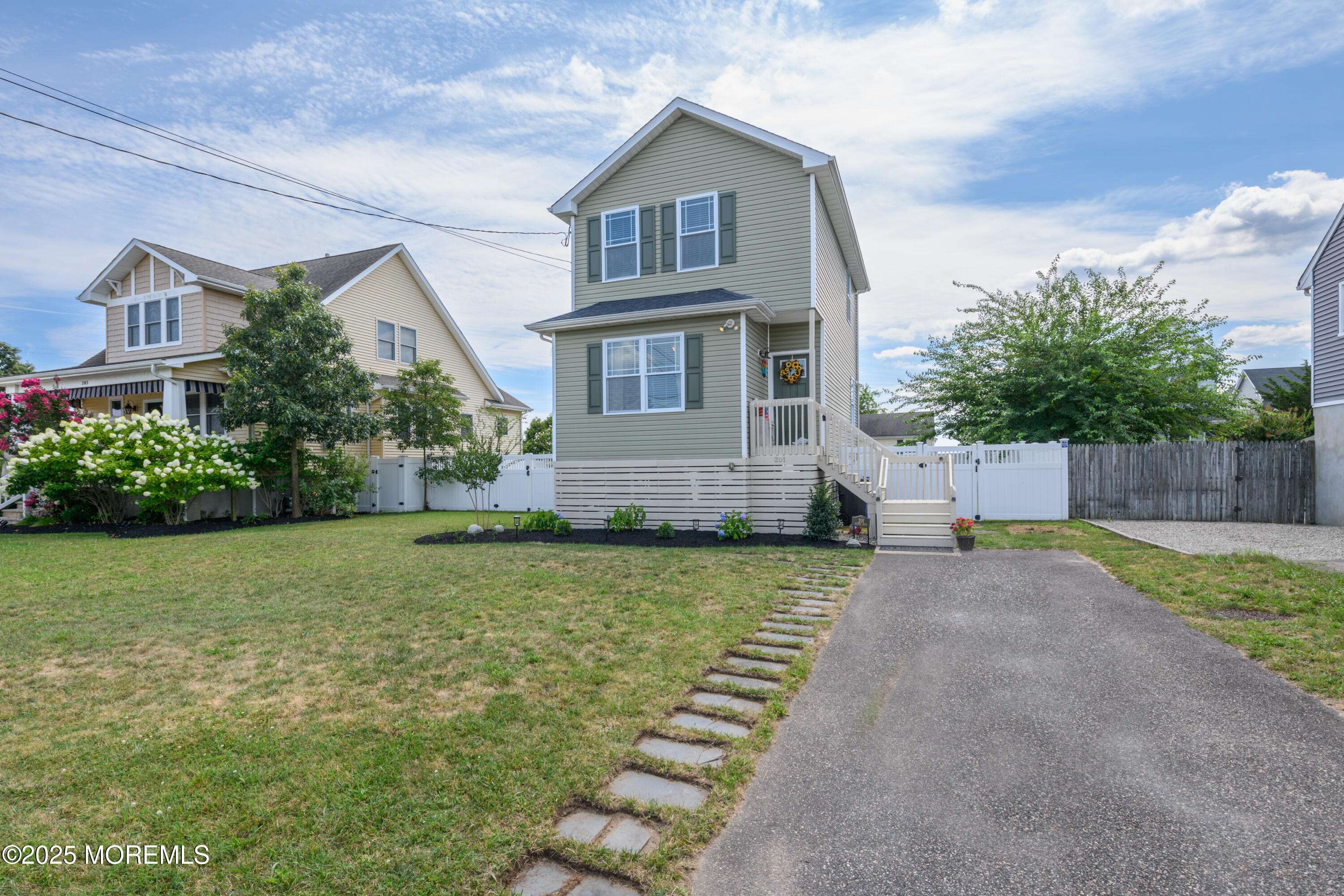Toms River, NJ 08753,201 Riviera Drive