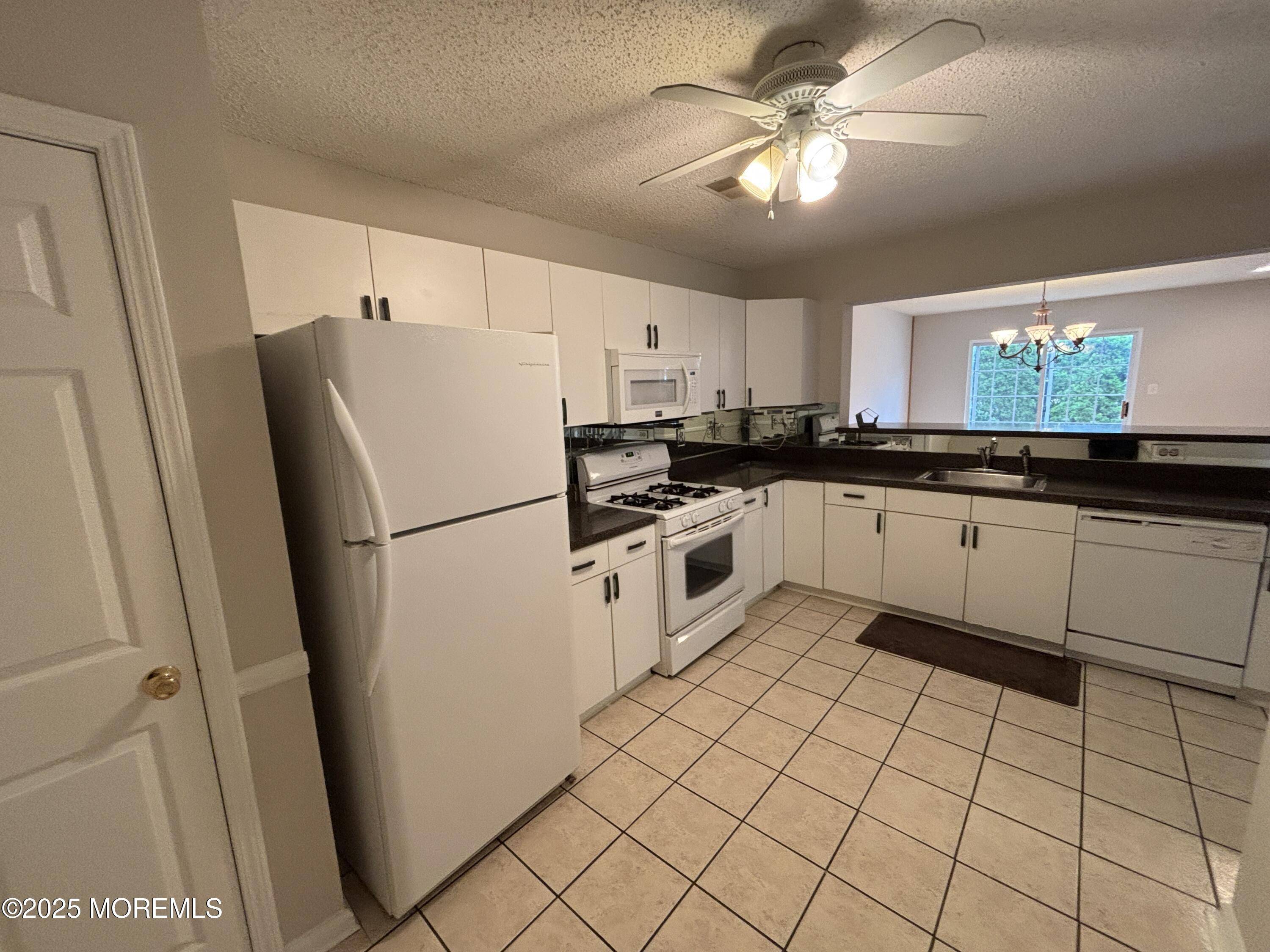 Howell, NJ 07731,8 Fiddlers Elbow Court #1000