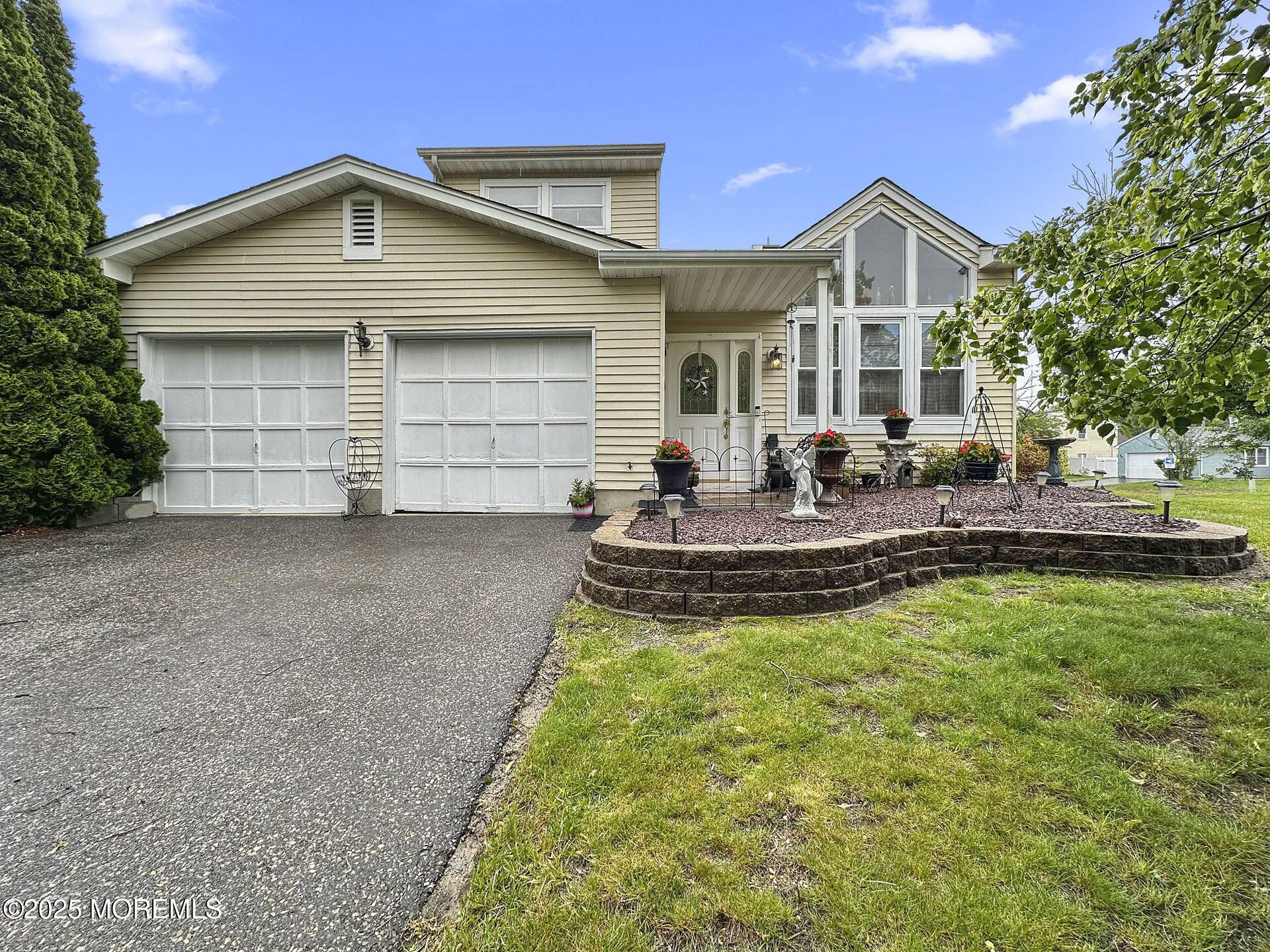 Howell, NJ 07731,9 Sami Drive