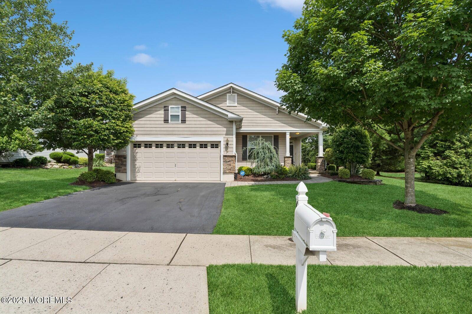 Manalapan, NJ 07726,6 Day Star Road