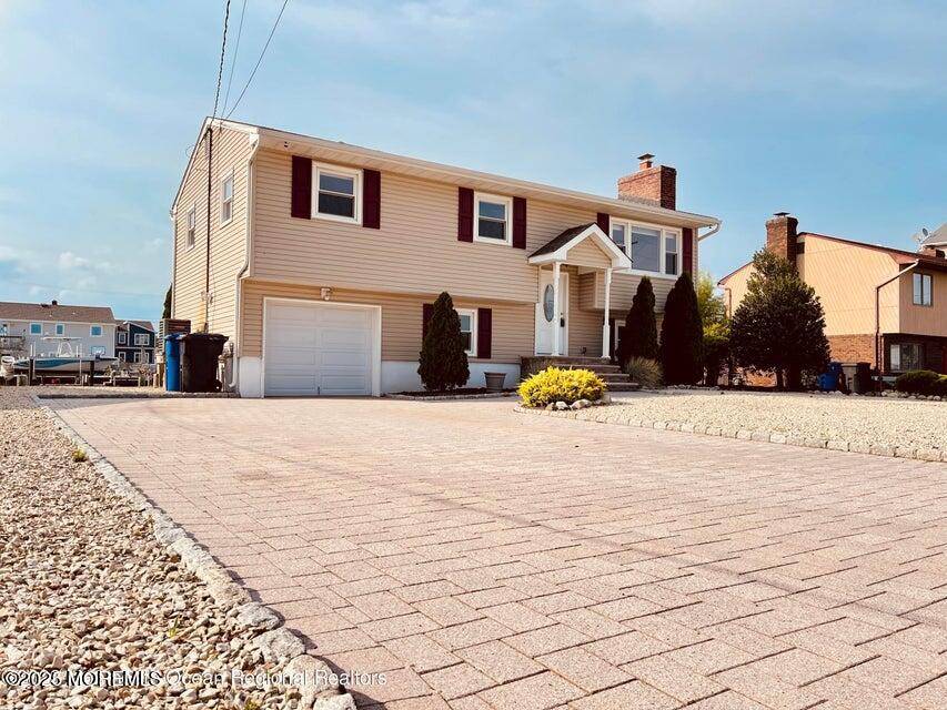 Toms River, NJ 08753,14 Cayman Avenue