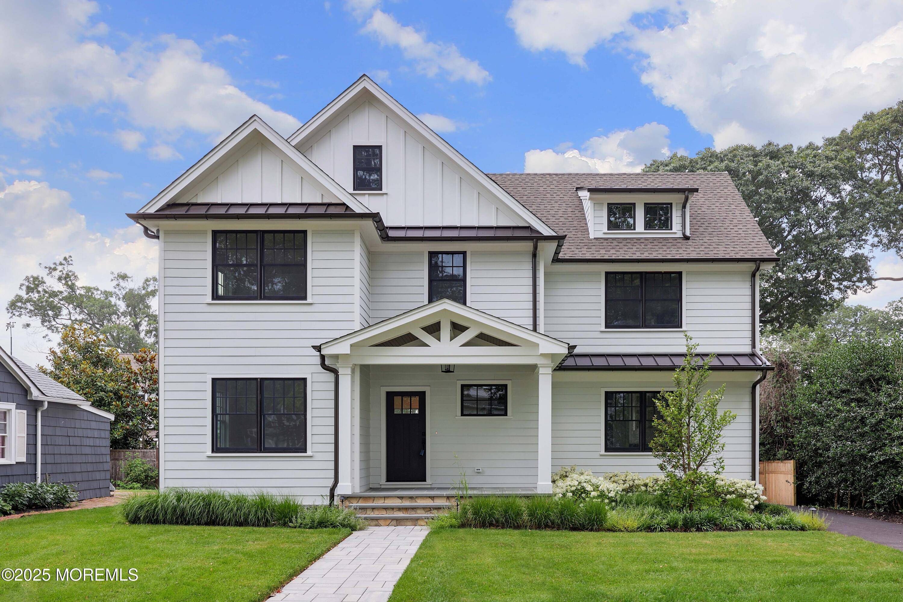 Rumson, NJ 07760,86 Black Point Road